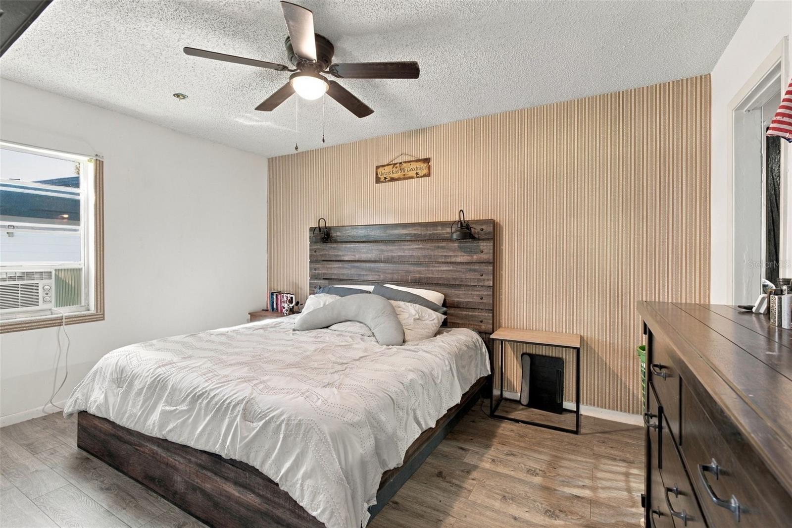 Primary Bedroom - 507 OAKWOOD ST, CRESCENT CITY