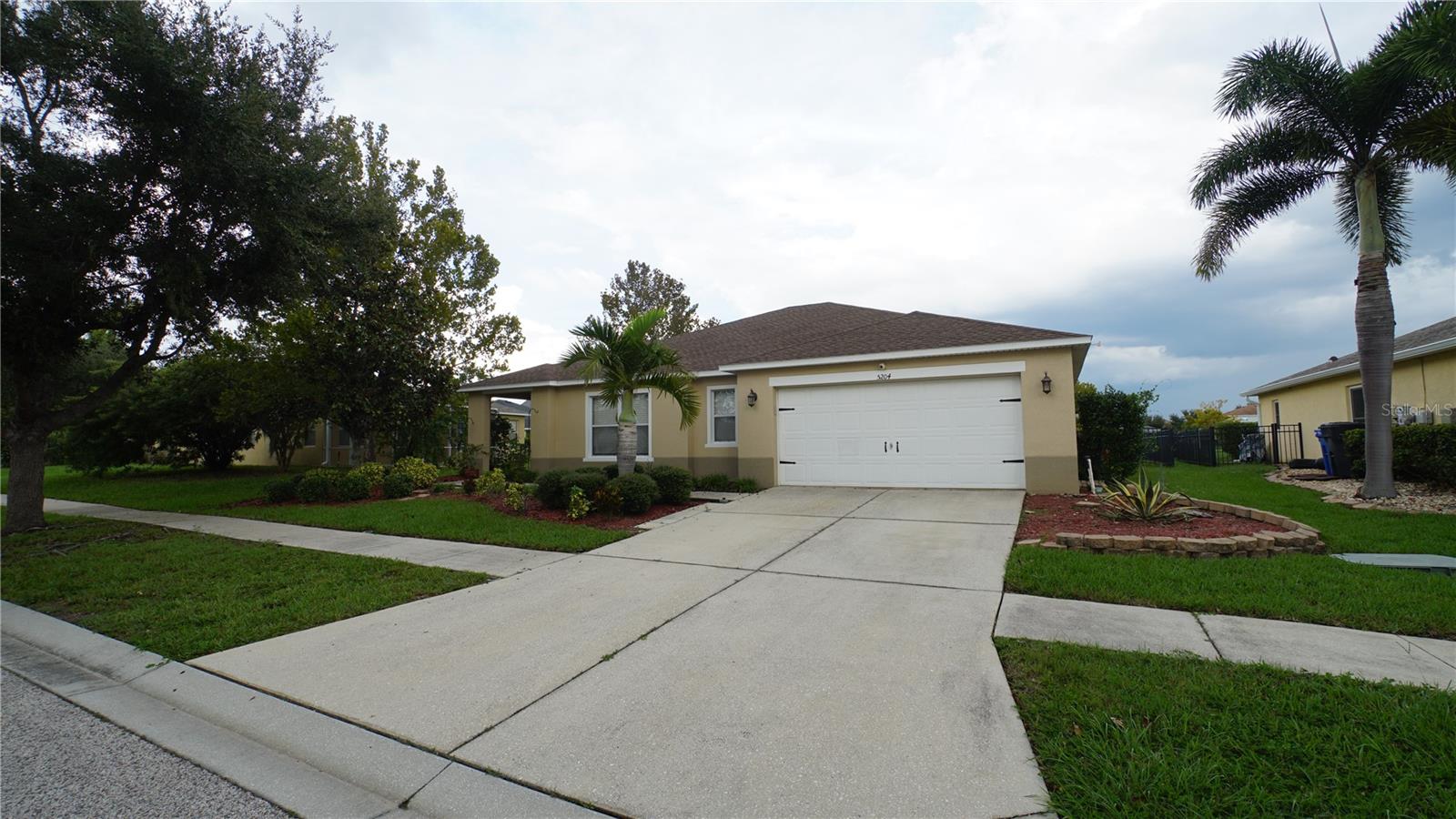 5204 MOON SHELL DR