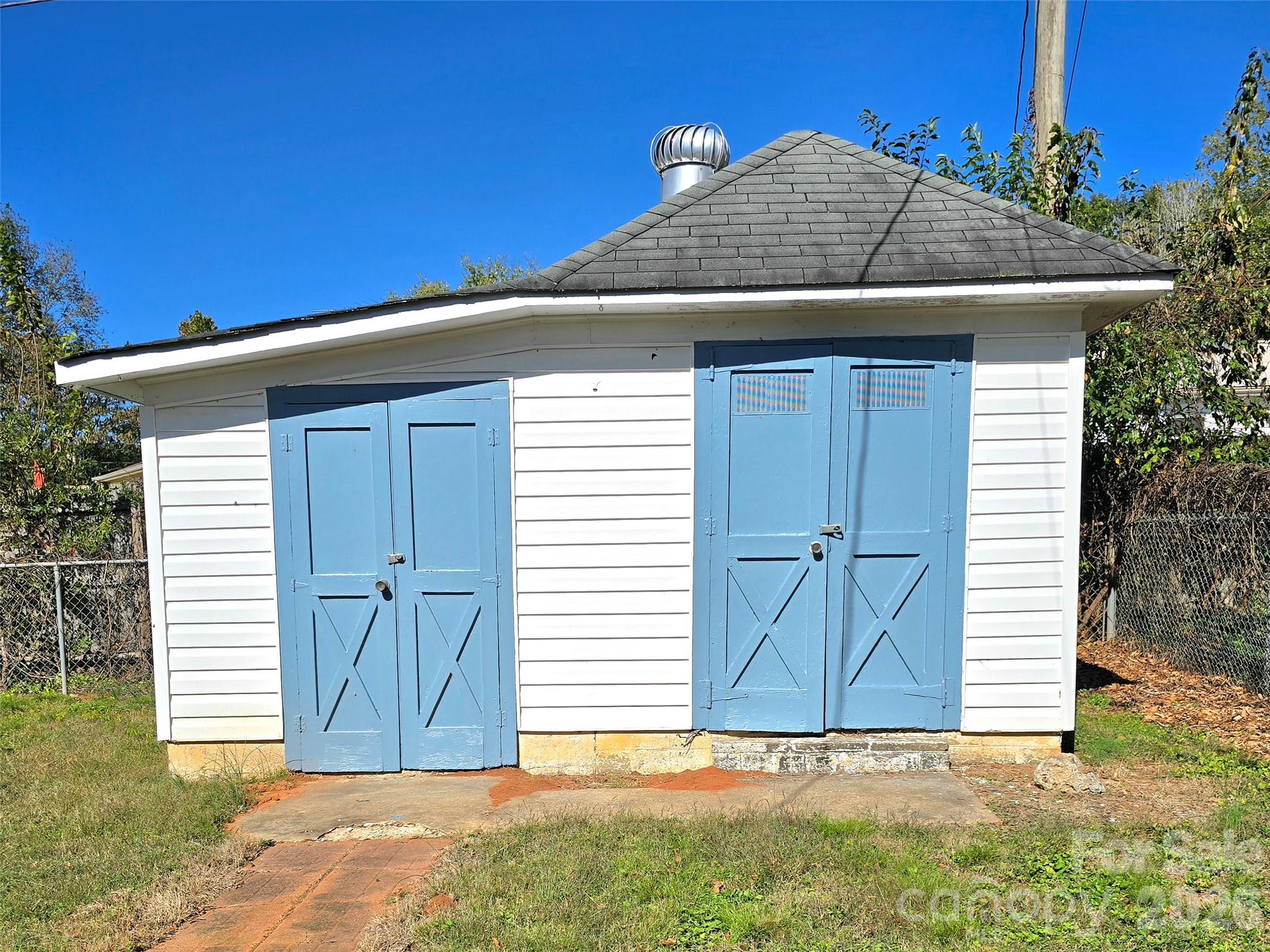 Exterior storage building #1. - 112 Wendover Drive, Lincolnton
