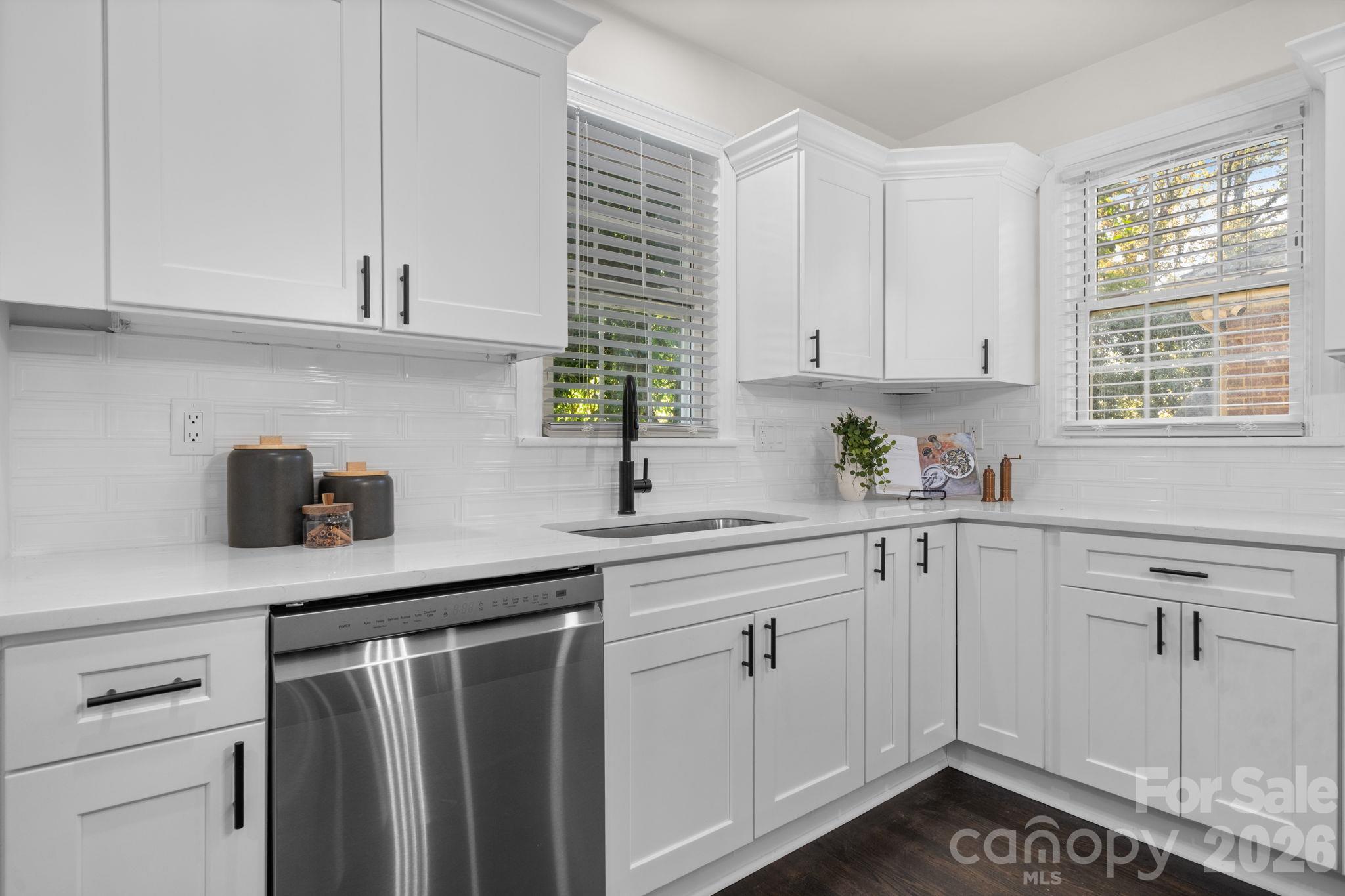 Single Family Residence at 2232 Wilmore Drive, Charlotte, photo 11 of 32