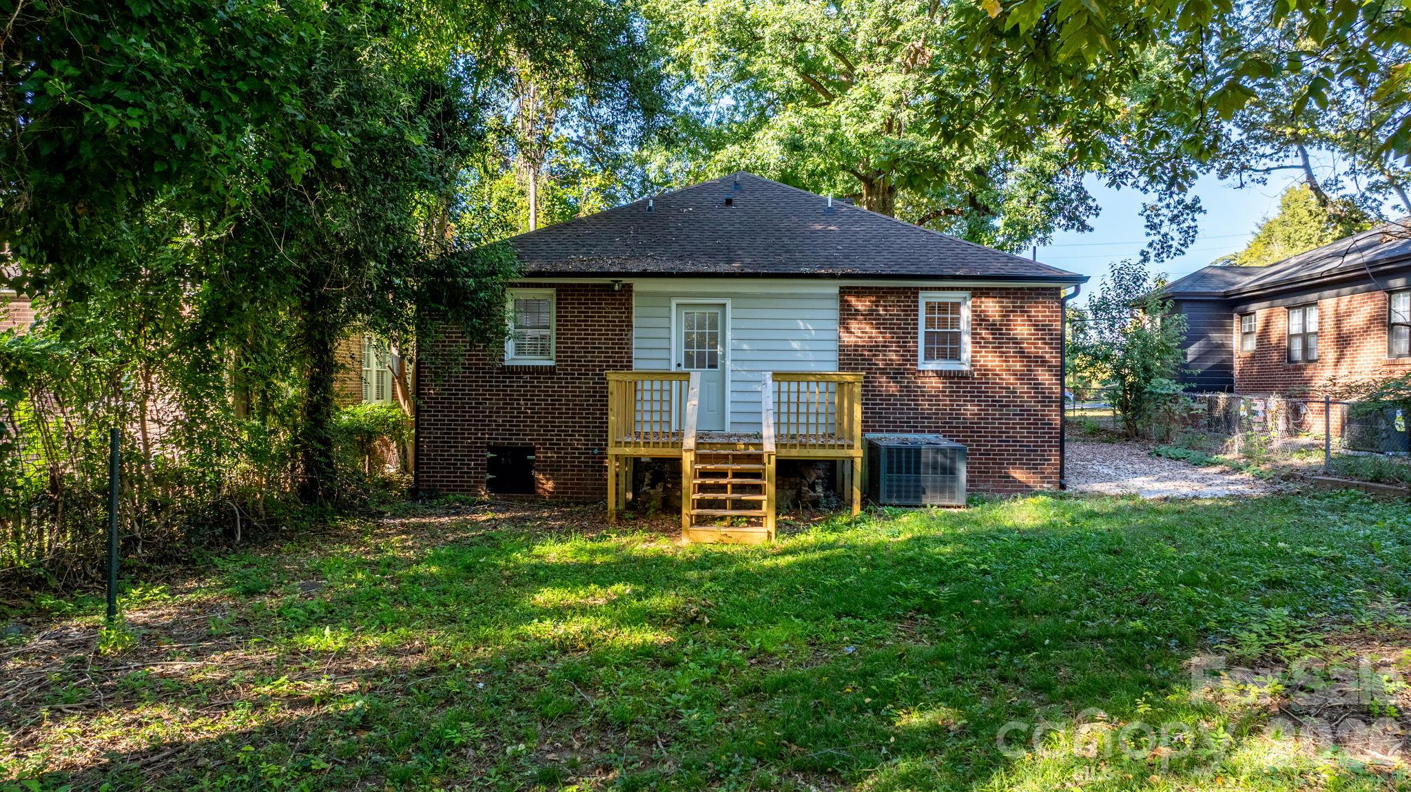 Single Family Residence at 2232 Wilmore Drive, Charlotte, photo 25 of 32