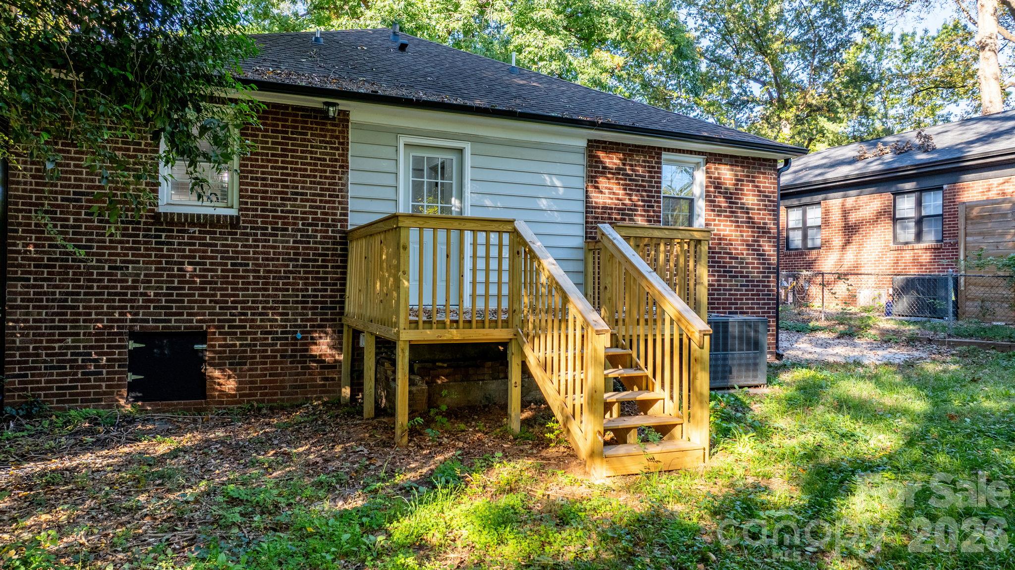 Single Family Residence at 2232 Wilmore Drive, Charlotte, photo 26 of 32