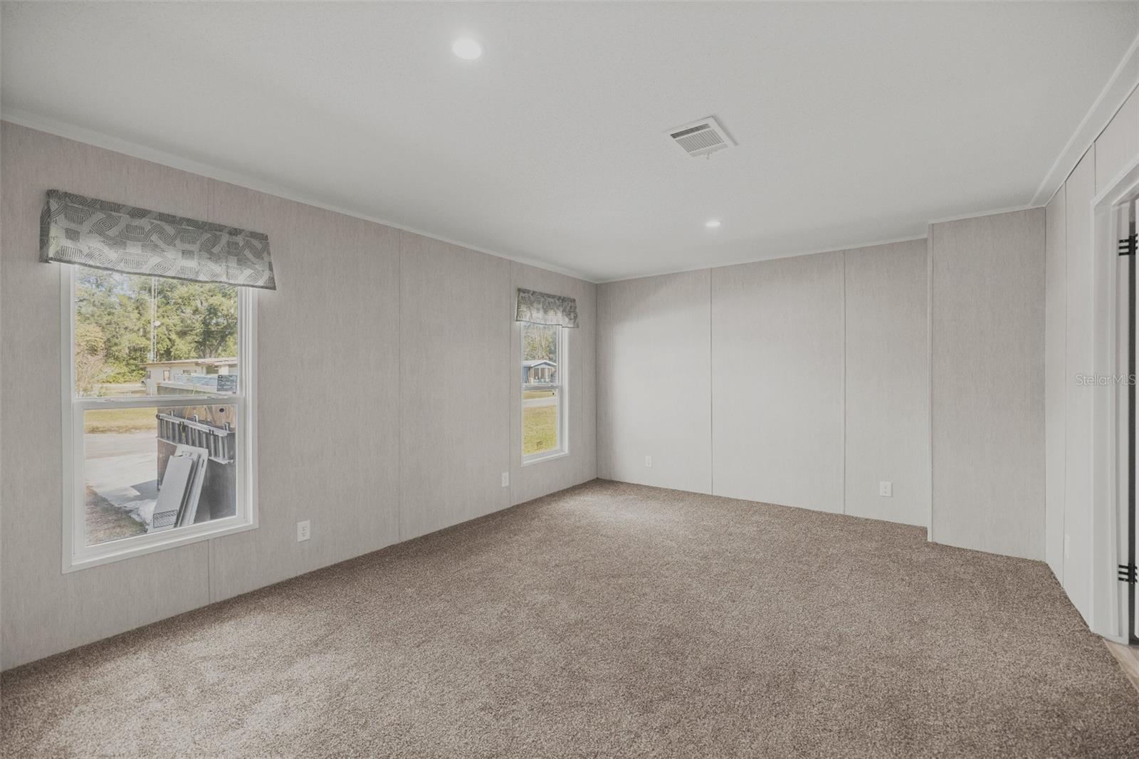 Primary Bedroom Large for King size bed and with multiple dressers - 1560 NE 162ND ST, CITRA