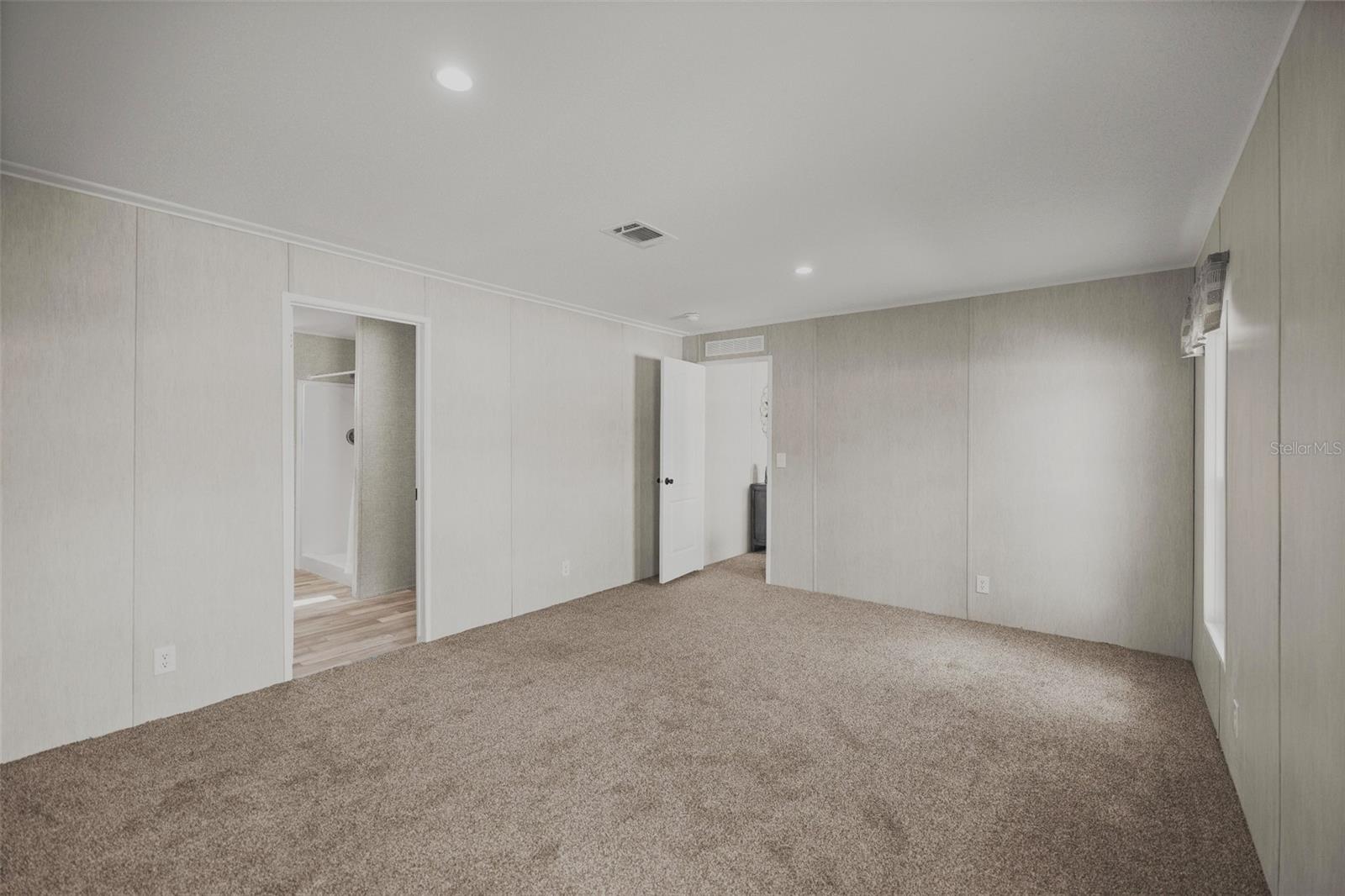 Primary bedroom opposite viewing direction - 1560 NE 162ND ST, CITRA