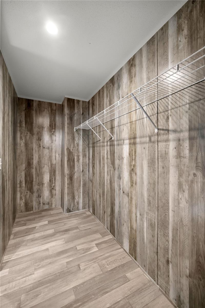 Primary Extra Large walk in closet - 1560 NE 162ND ST, CITRA