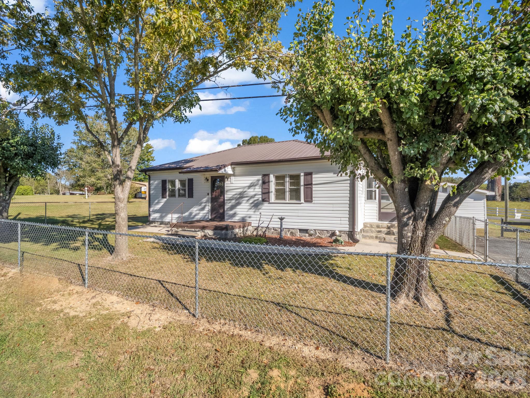 Single Family Residence at 7508 Dallas Cherryville Highway, Cherryville, photo 9 of 52