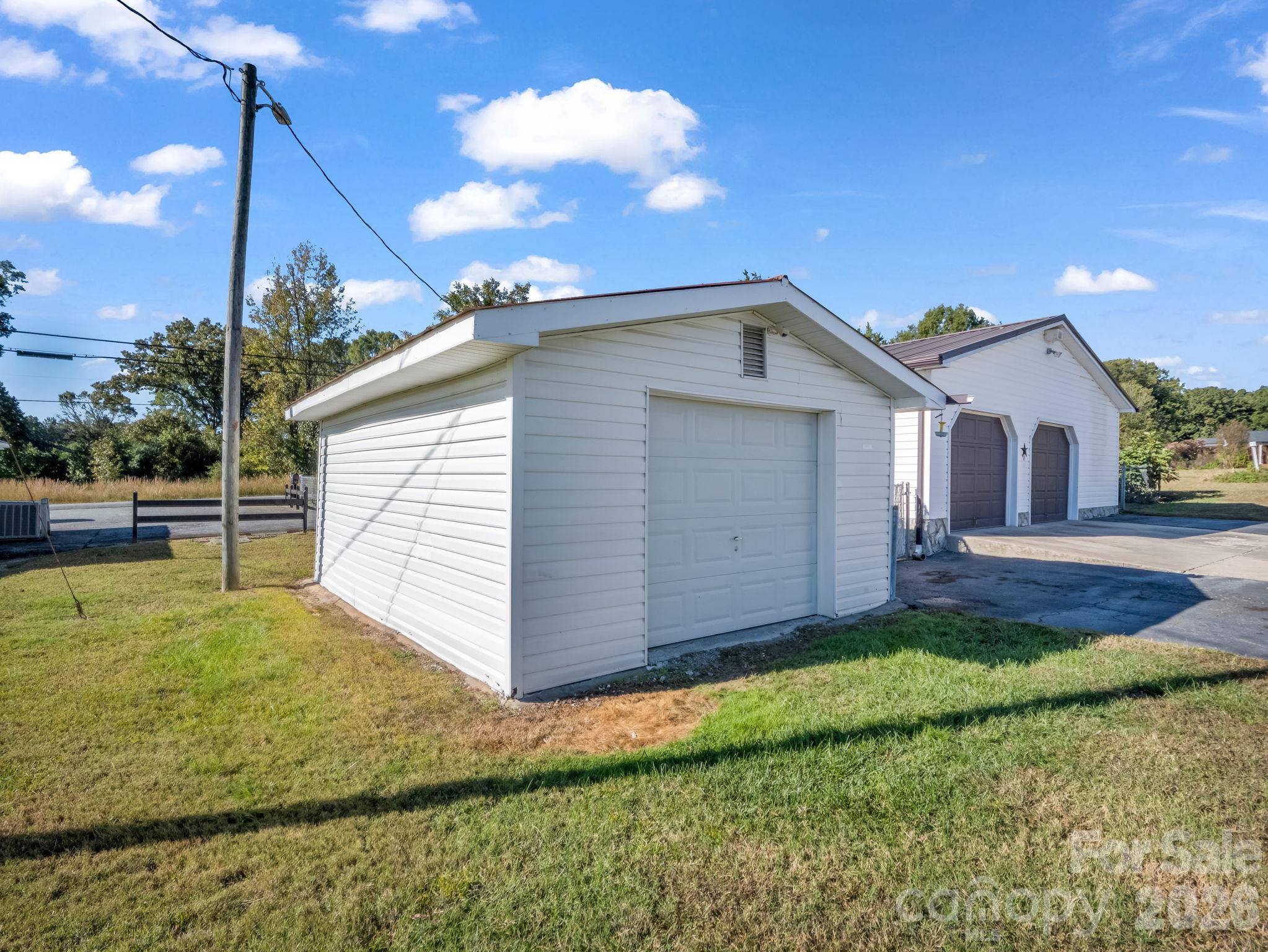 outbuilding - 7508 Dallas Cherryville Highway, Cherryville