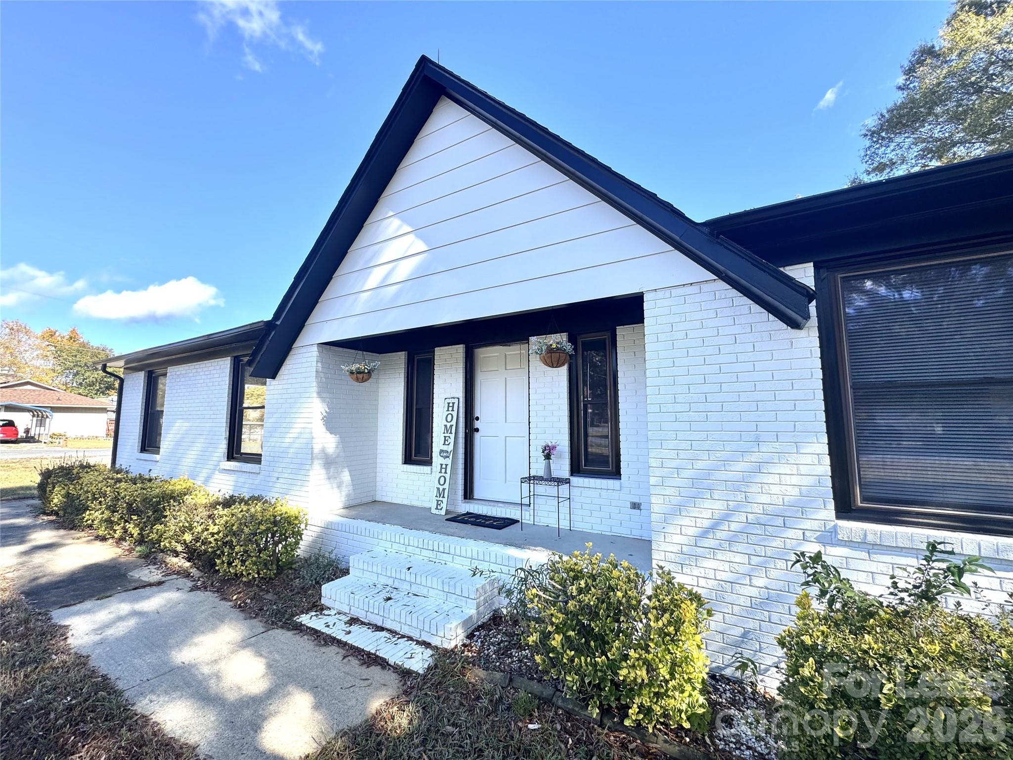 Single Family Residence at 425 Acorn Oaks Drive, Salisbury, photo 2 of 18