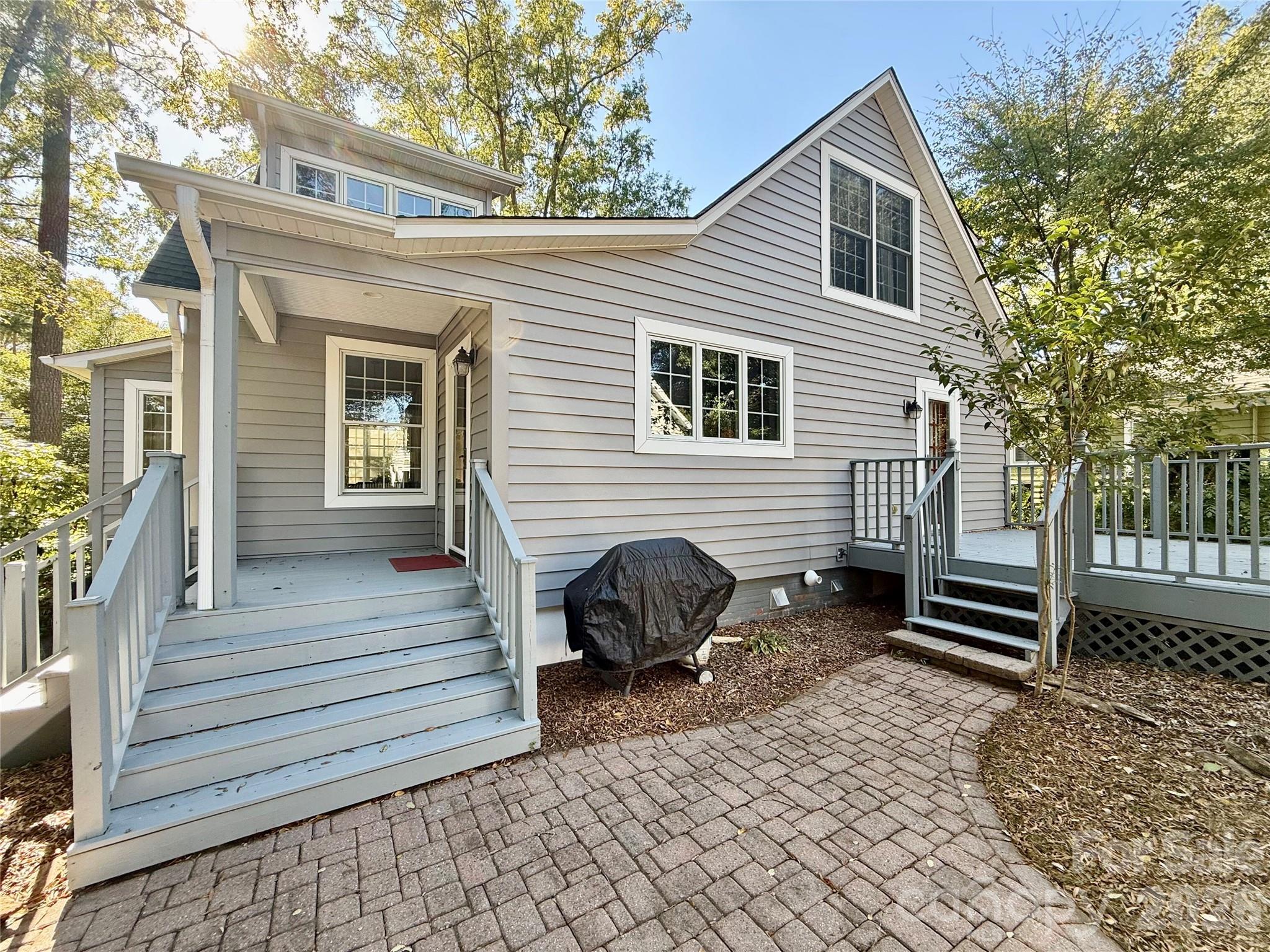 Single Family Residence at 139 Louise Drive SE, Concord, photo 3 of 53