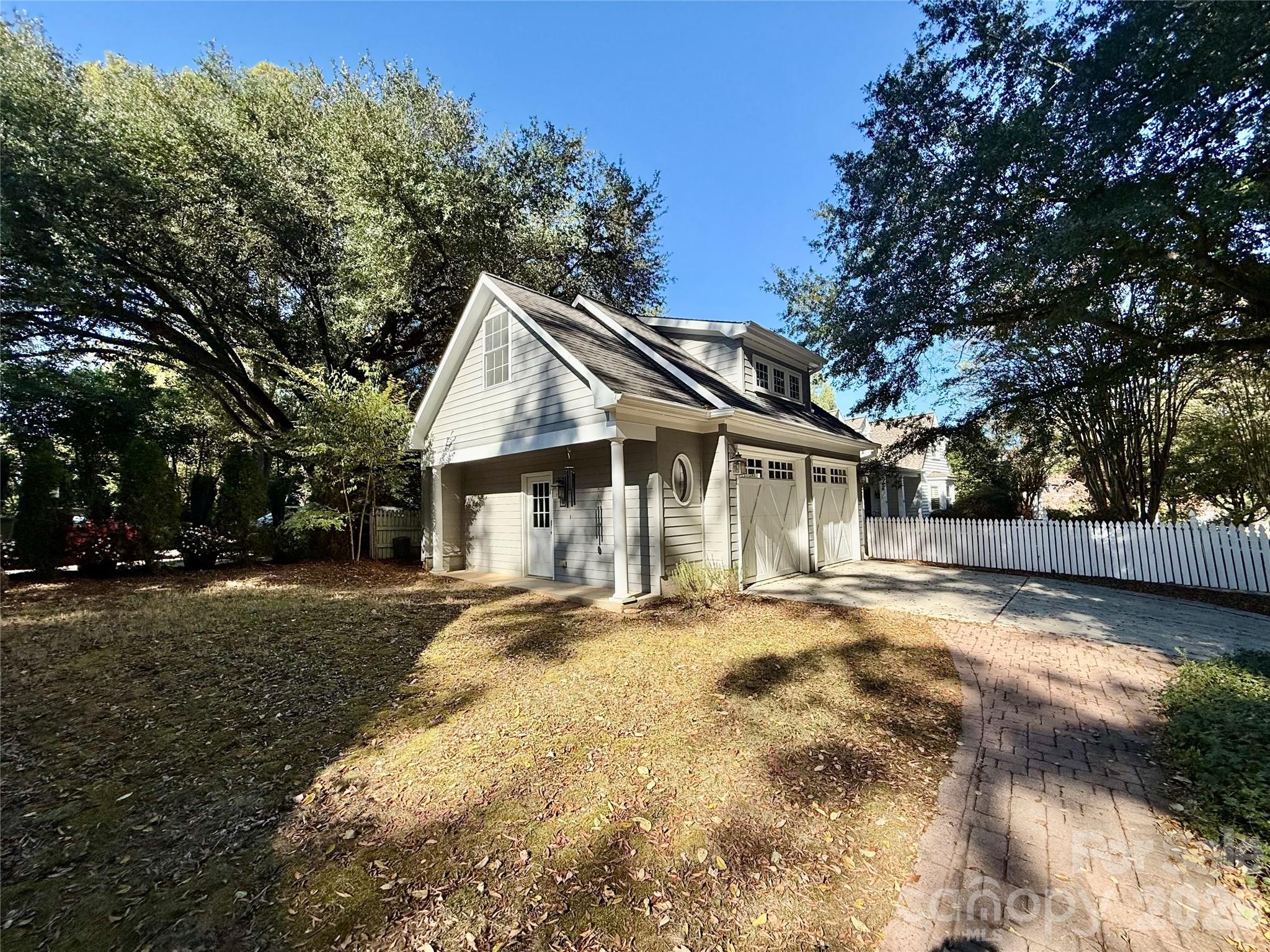 Single Family Residence at 139 Louise Drive SE, Concord, photo 7 of 53