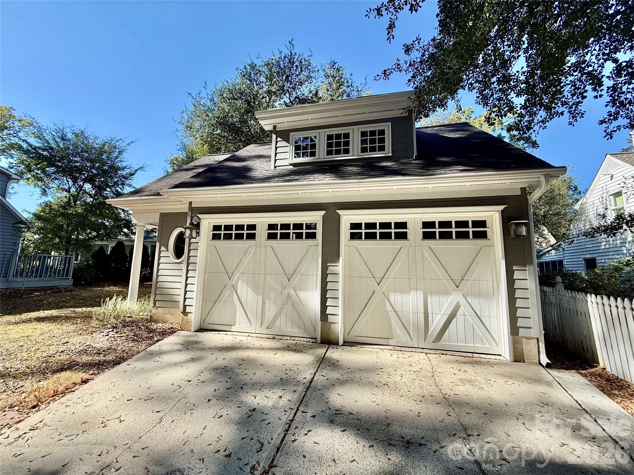 Single Family Residence at 139 Louise Drive SE, Concord, photo 9 of 53