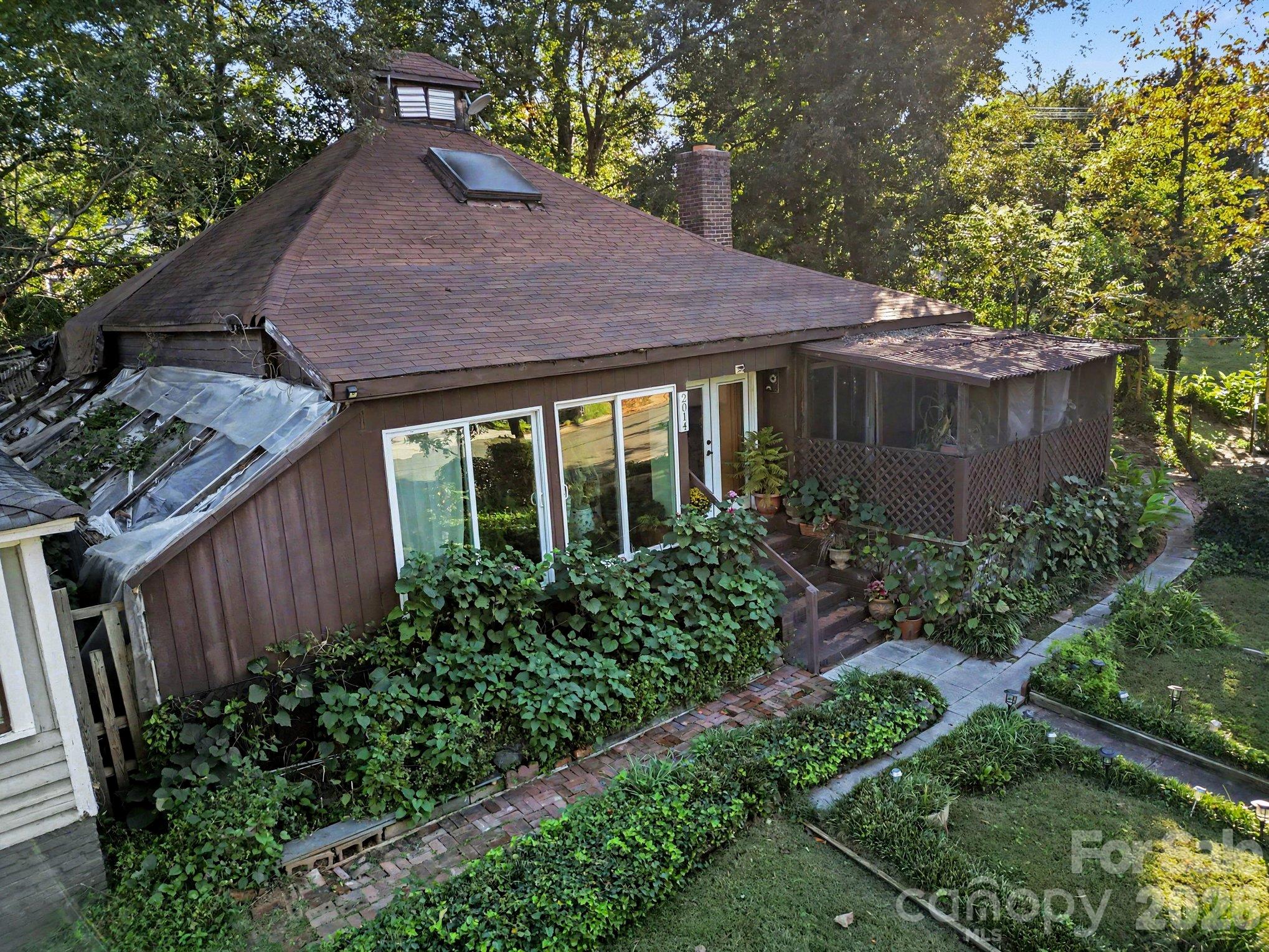 Single Family Residence at 2014 Trade Street, Charlotte, photo 12 of 12
