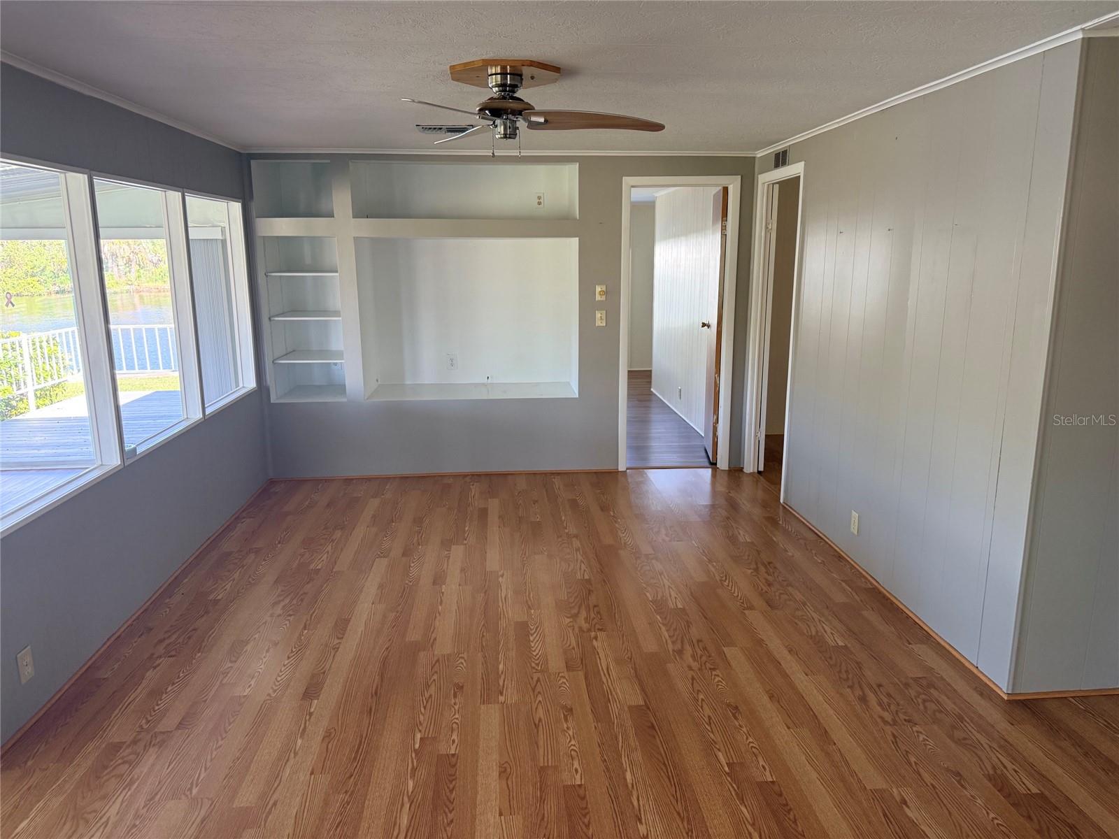 Family Room - 182 N SAINT THOMAS CIR, APOLLO BEACH