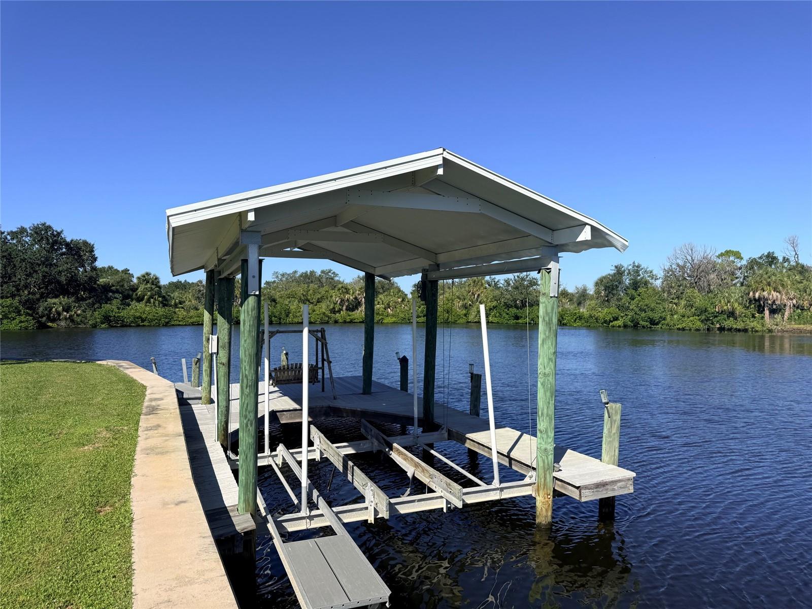 Dock/Boathouse - 182 N SAINT THOMAS CIR, APOLLO BEACH