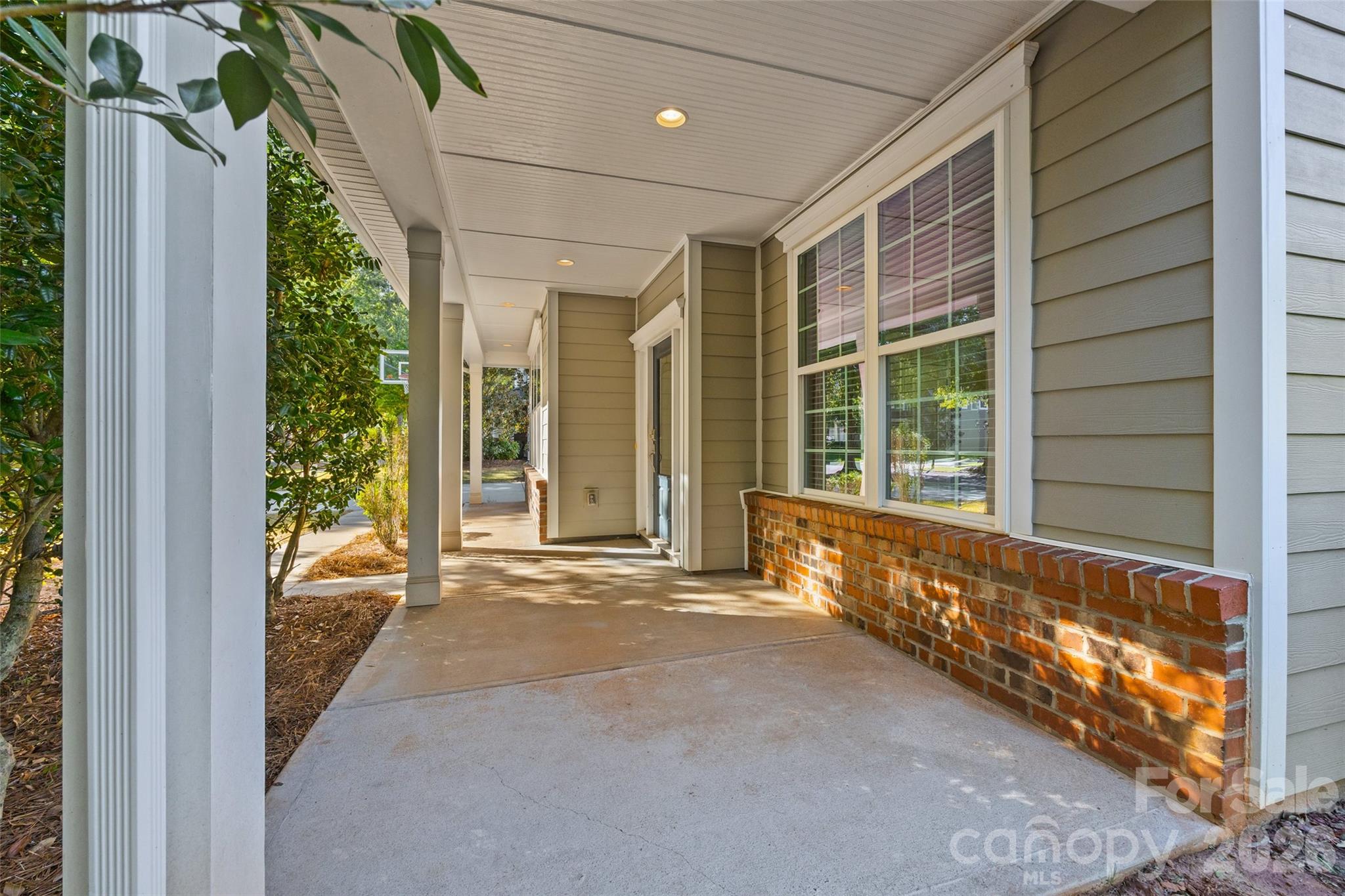Single Family Residence at 1677 Fairntosh Drive, Fort Mill, photo 3 of 48