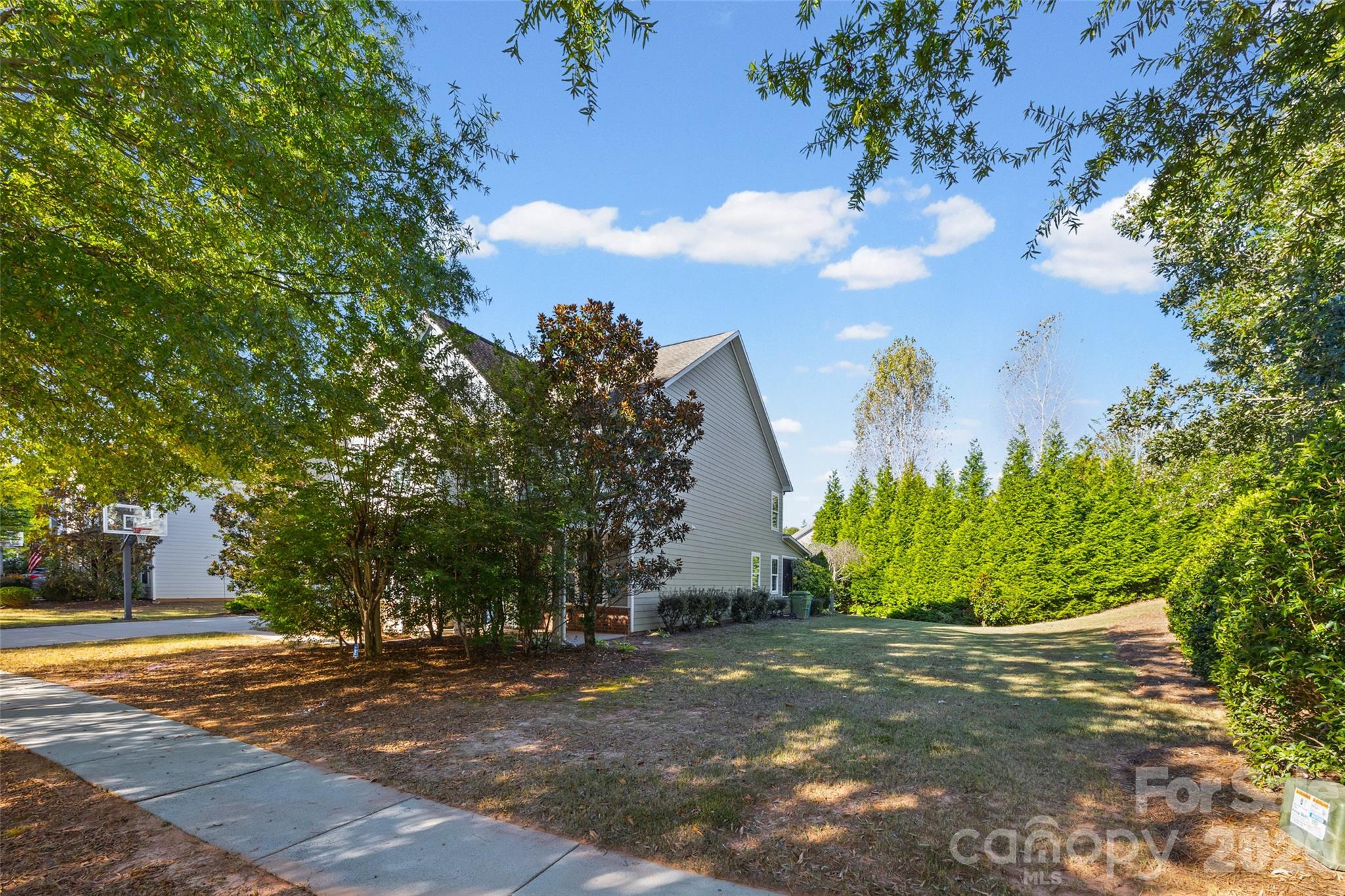 Single Family Residence at 1677 Fairntosh Drive, Fort Mill, photo 39 of 48