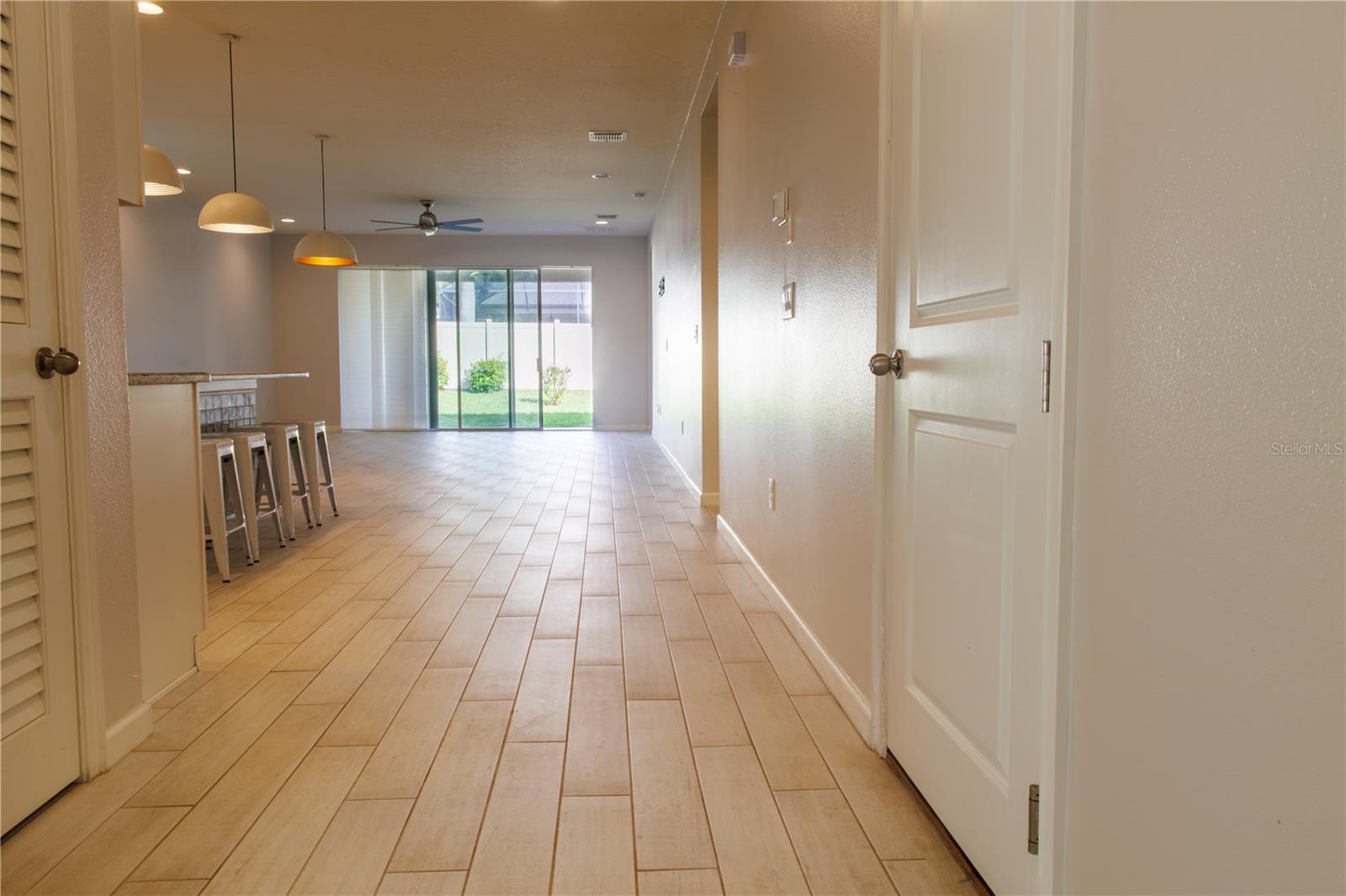 Entry View - 1011 BETTER DAYS PL, VALRICO