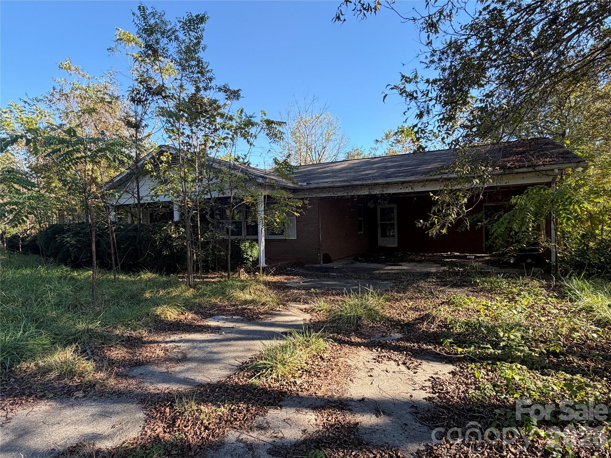 Single Family Residence at 483 Island Ford Road, Statesville, photo 2 of 12