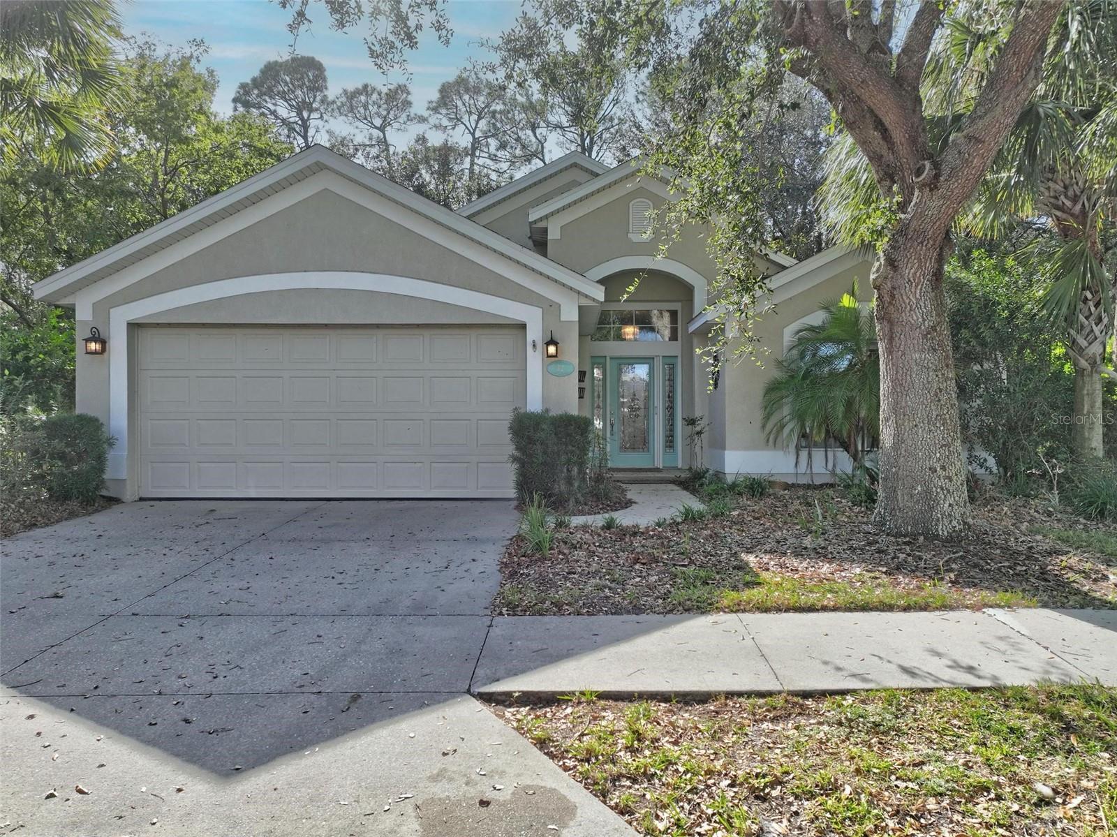 32 SHINNECOCK DR