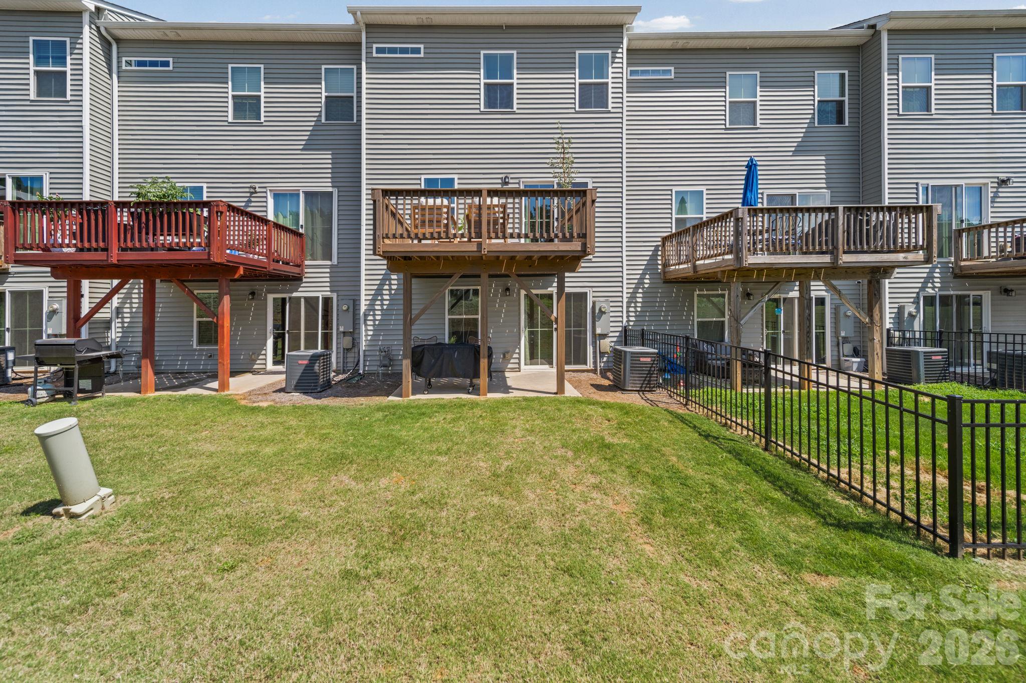 Townhouse at 2534 Grantham Place Drive, Fort Mill, photo 48 of 70