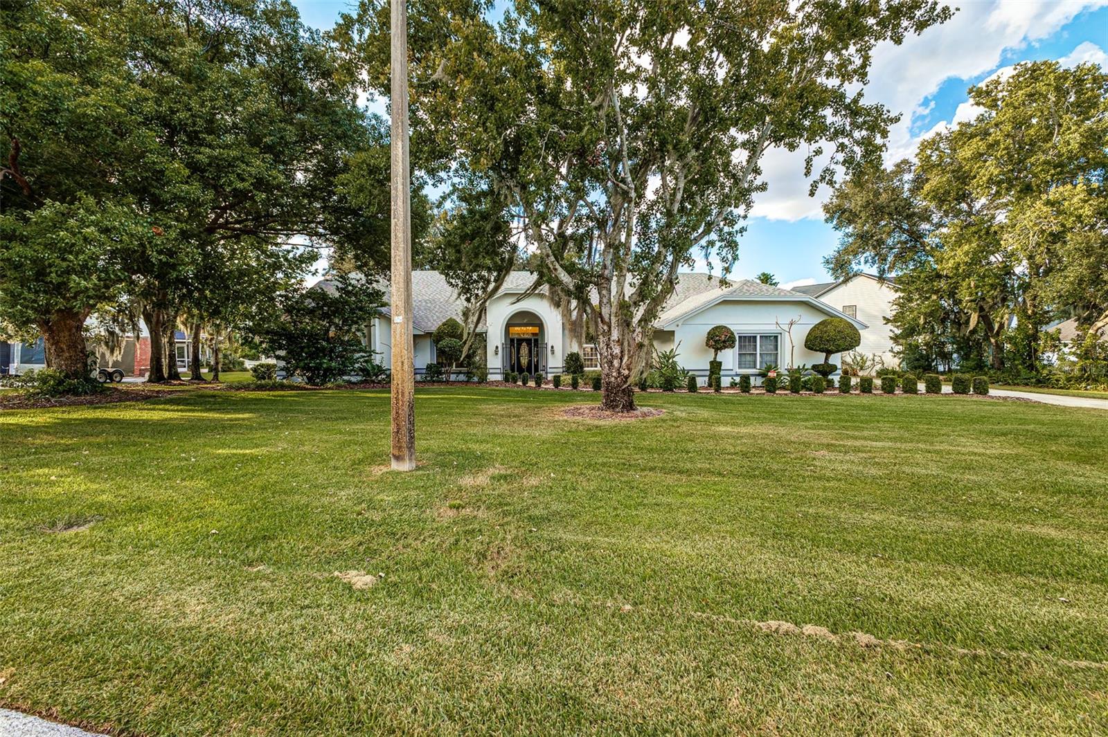 Single Family Residence at 725 HERITAGE DR NE, WINTER HAVEN, photo 45 of 53
