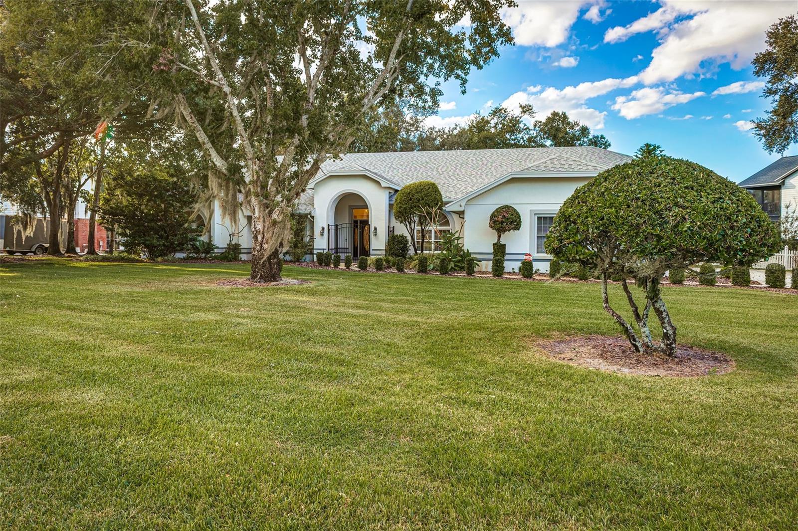 Single Family Residence at 725 HERITAGE DR NE, WINTER HAVEN, photo 40 of 53