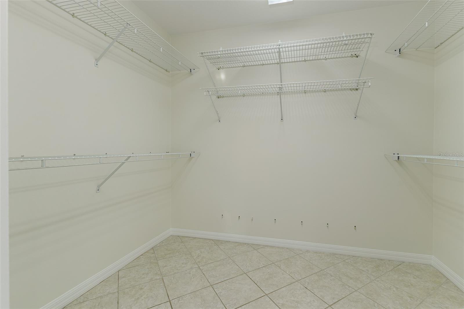 Single Family Residence at 725 HERITAGE DR NE, WINTER HAVEN, photo 35 of 53