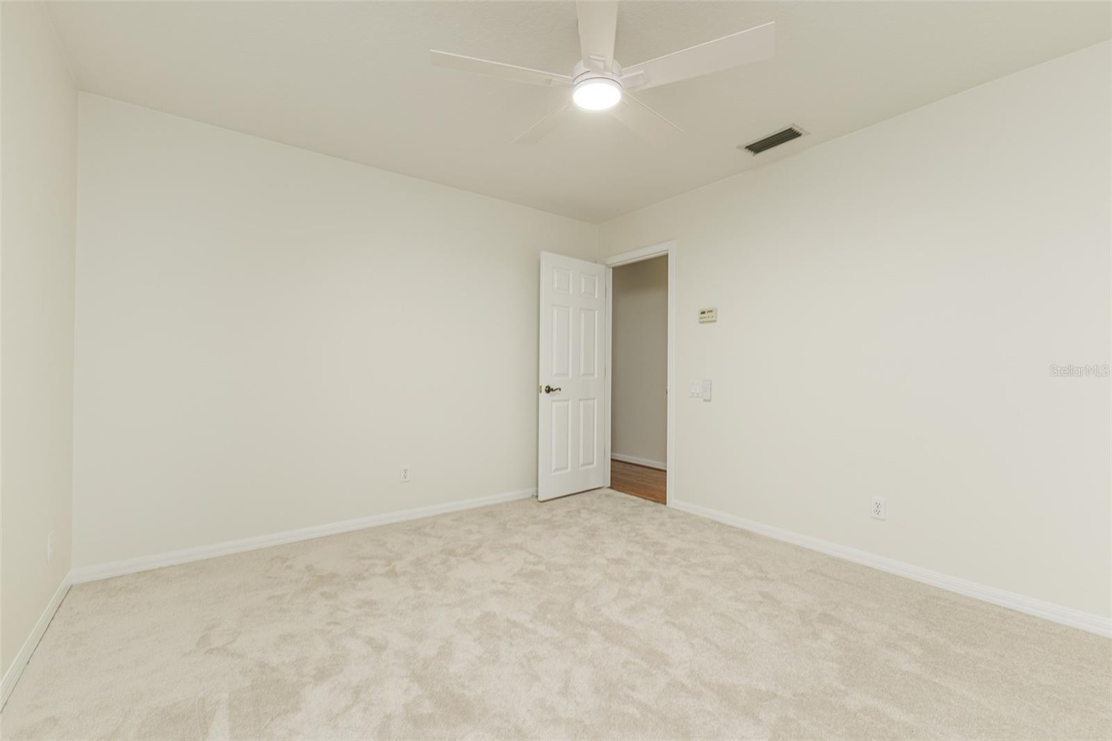 Single Family Residence at 725 HERITAGE DR NE, WINTER HAVEN, photo 39 of 53