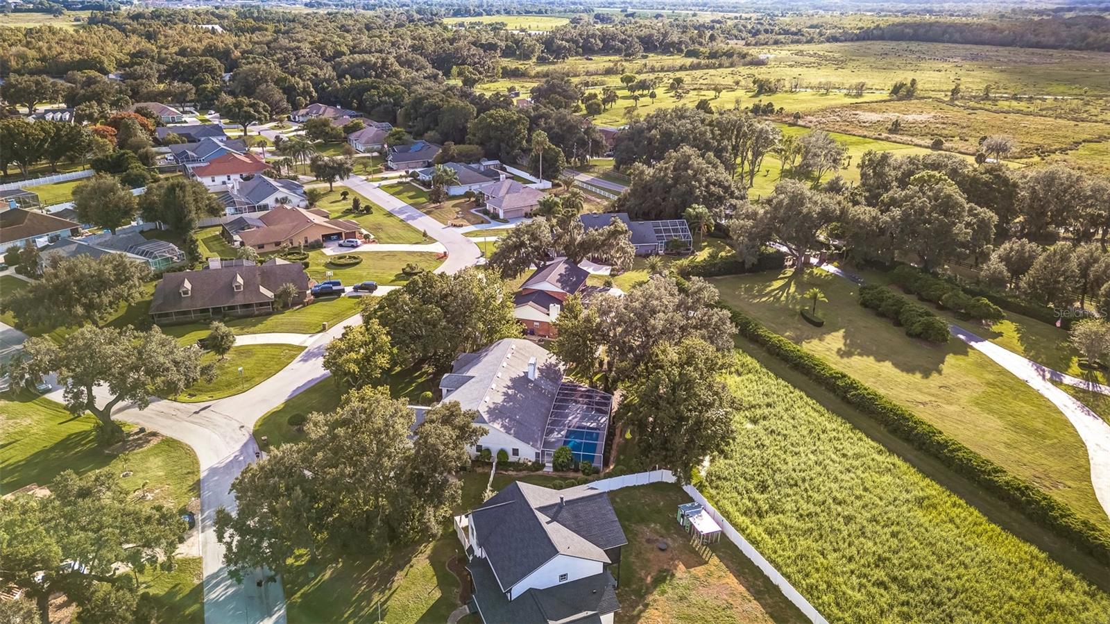 Single Family Residence at 725 HERITAGE DR NE, WINTER HAVEN, photo 51 of 53
