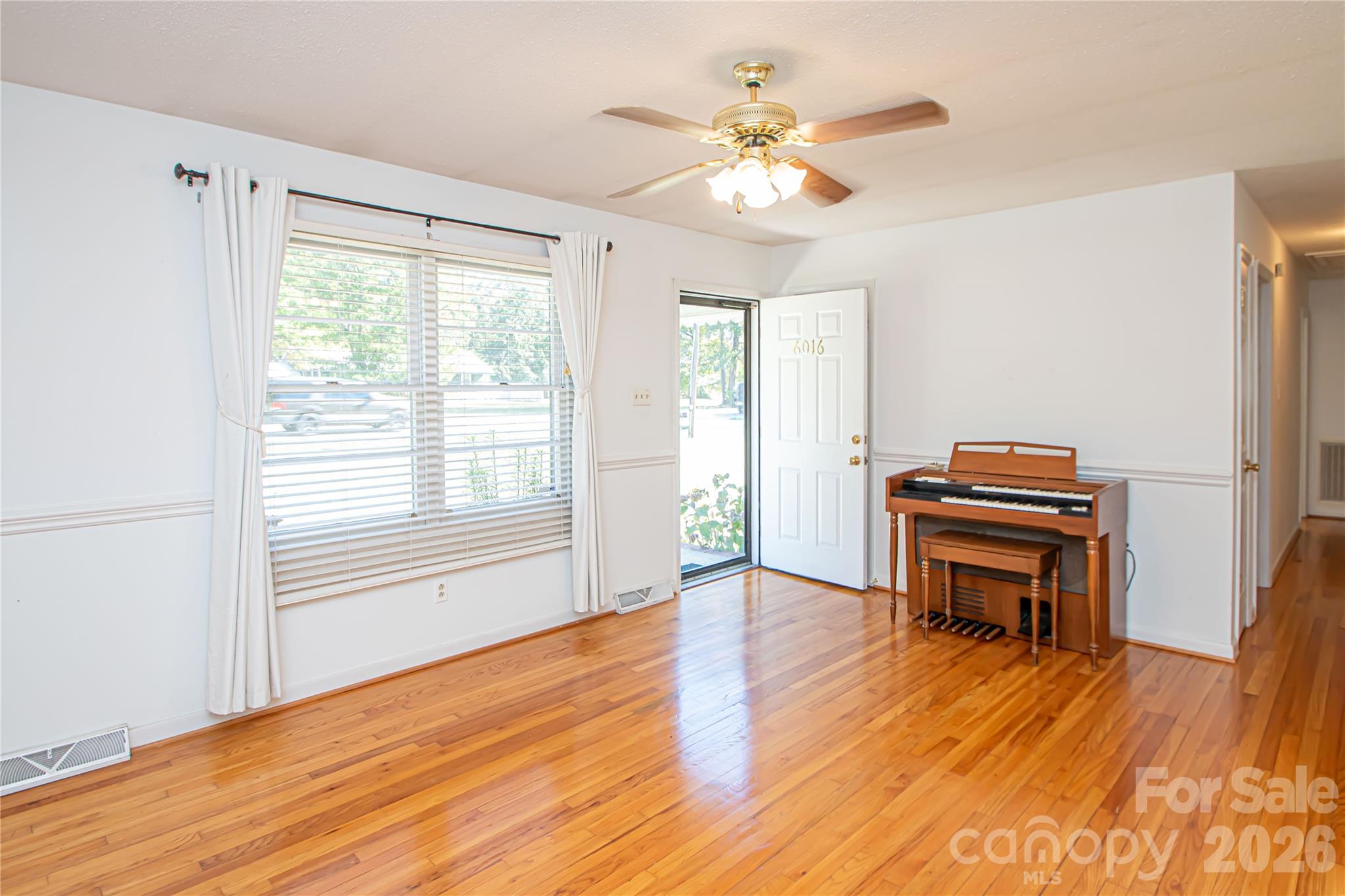 Single Family Residence at 6016 Potter Road, Matthews, photo 2 of 35