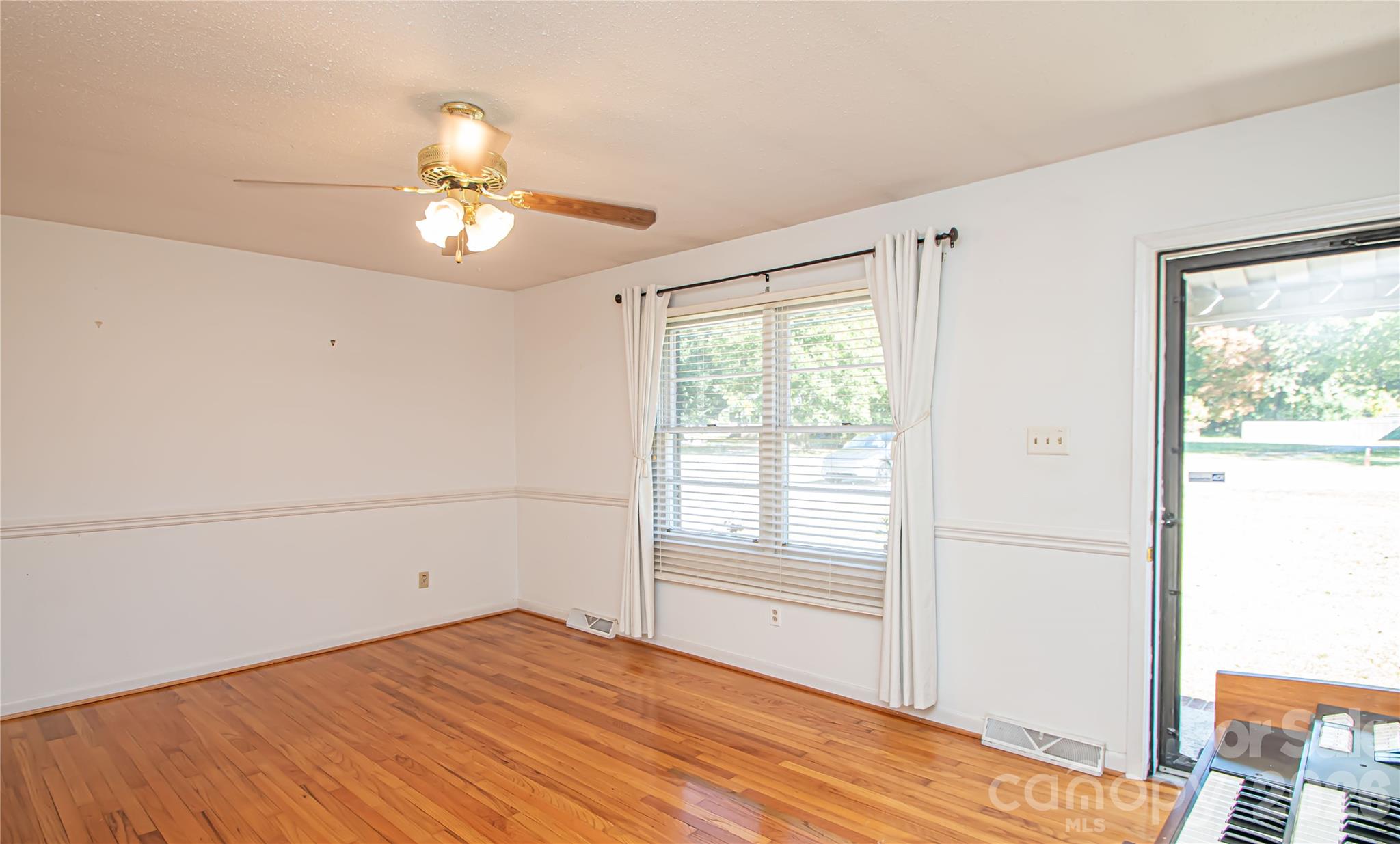 Single Family Residence at 6016 Potter Road, Matthews, photo 4 of 35