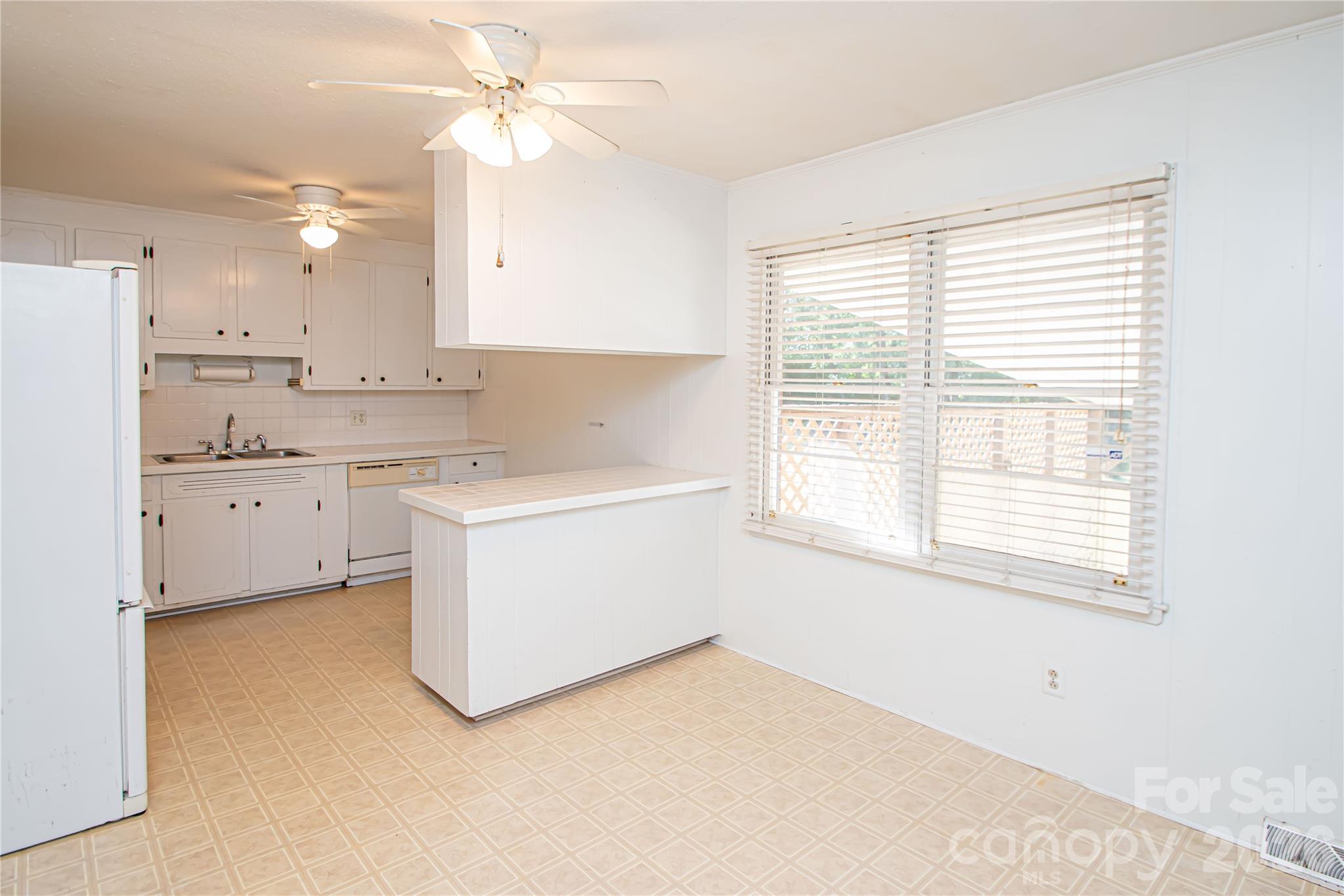 Single Family Residence at 6016 Potter Road, Matthews, photo 7 of 35