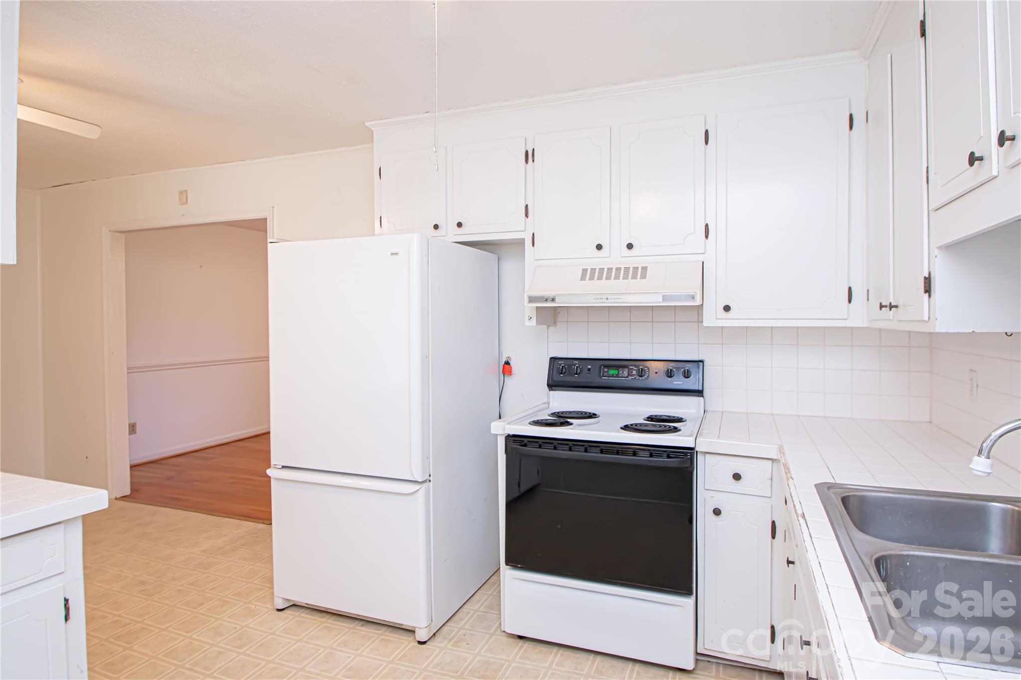 Single Family Residence at 6016 Potter Road, Matthews, photo 9 of 35