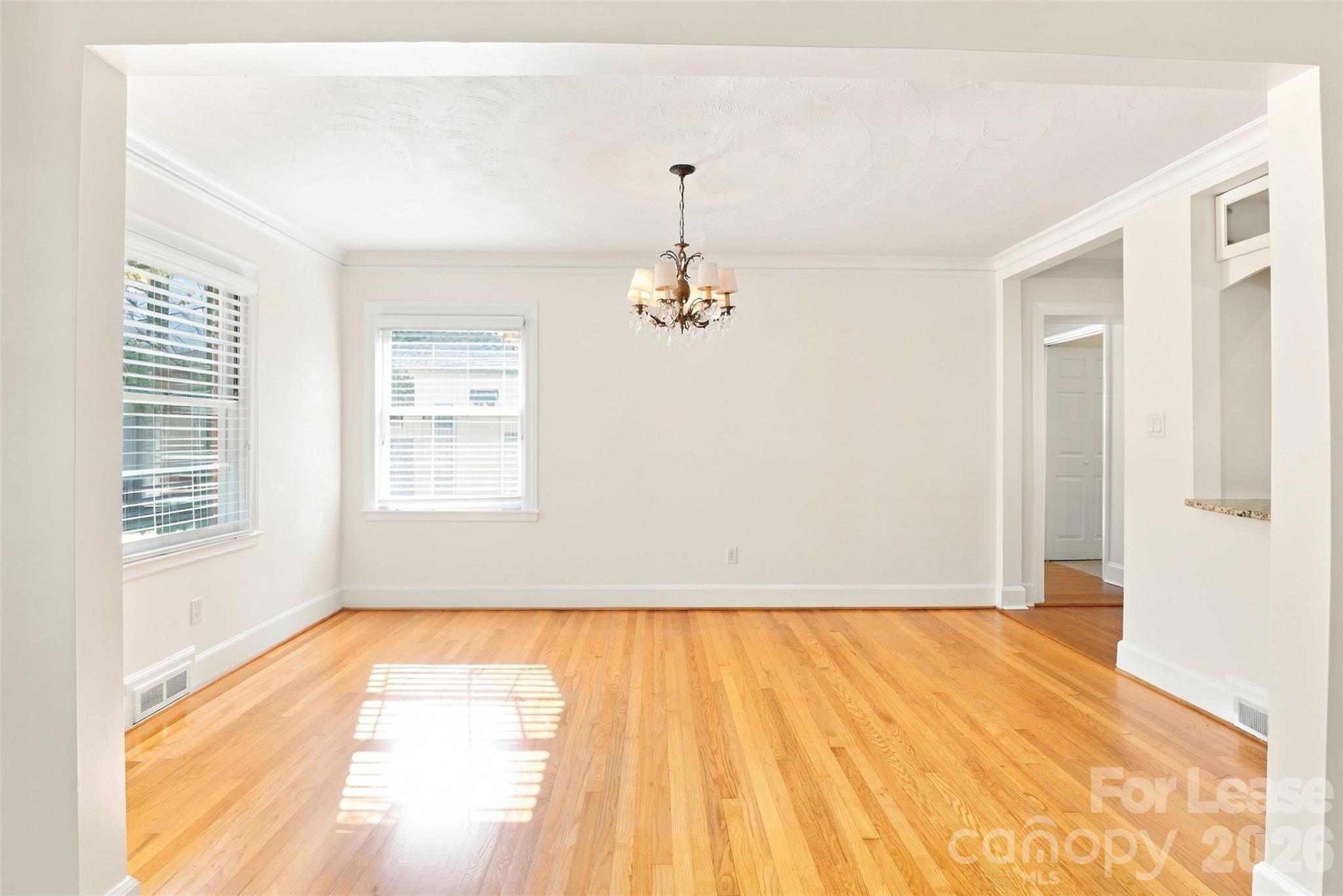Single Family Residence at 618 Shelton Street, Charlotte, photo 6 of 24