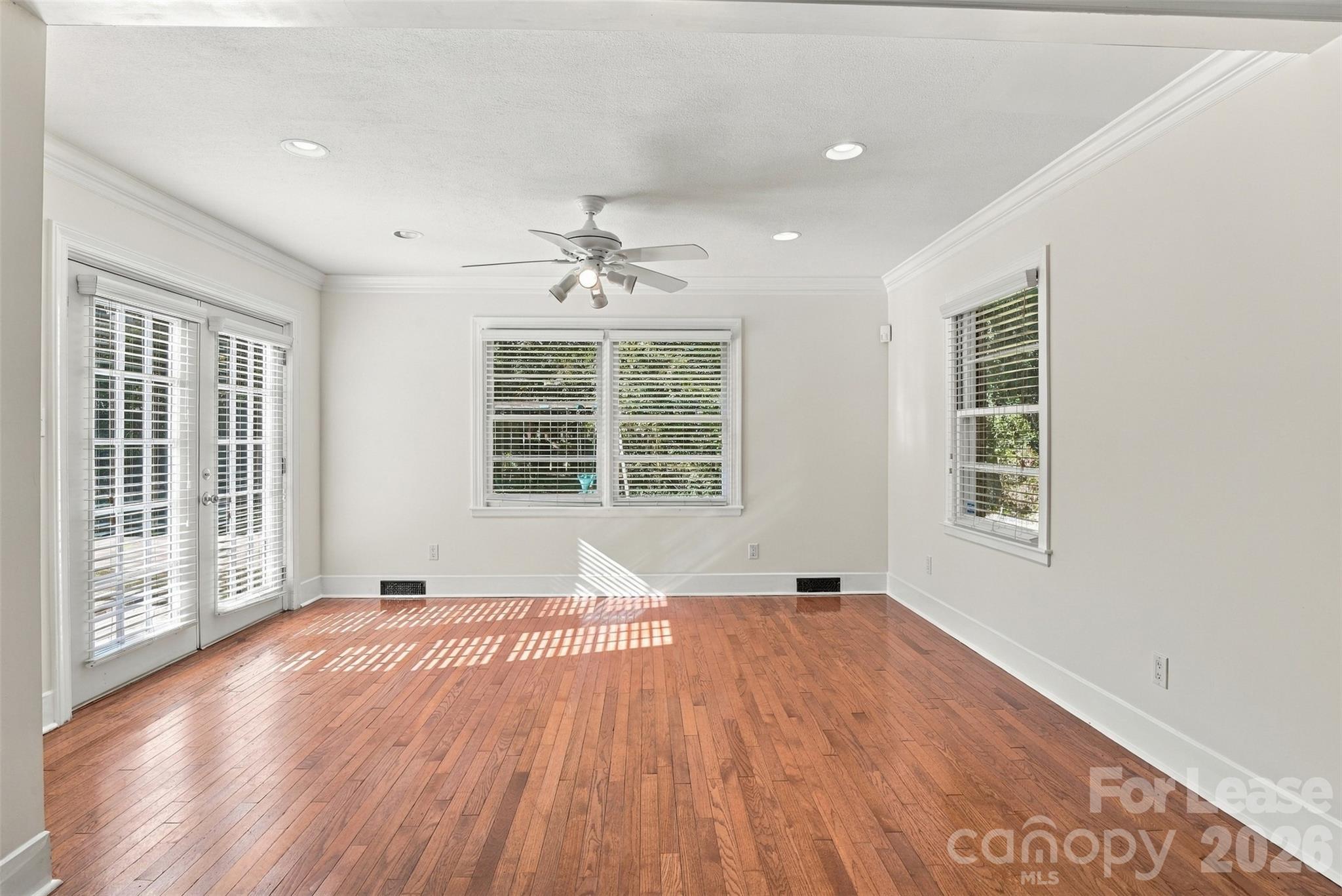 Single Family Residence at 618 Shelton Street, Charlotte, photo 11 of 24