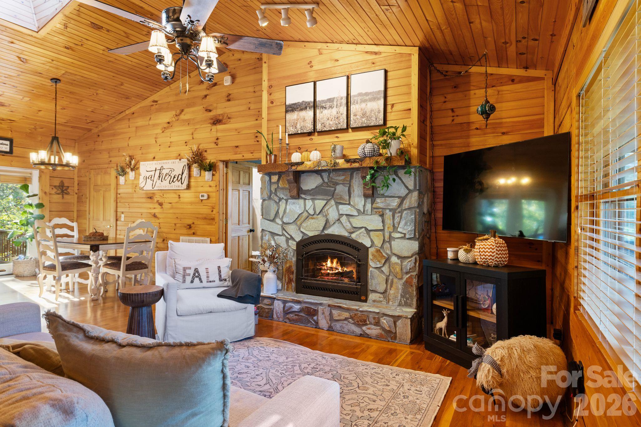Single Family Residence at 91 Tibi Lane, Waynesville, photo 8 of 48