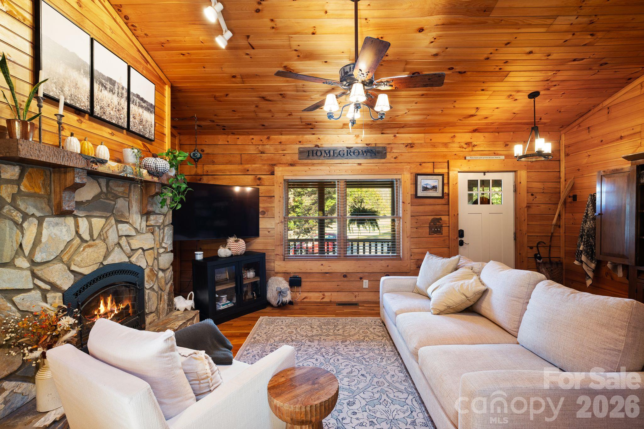 Single Family Residence at 91 Tibi Lane, Waynesville, photo 11 of 48