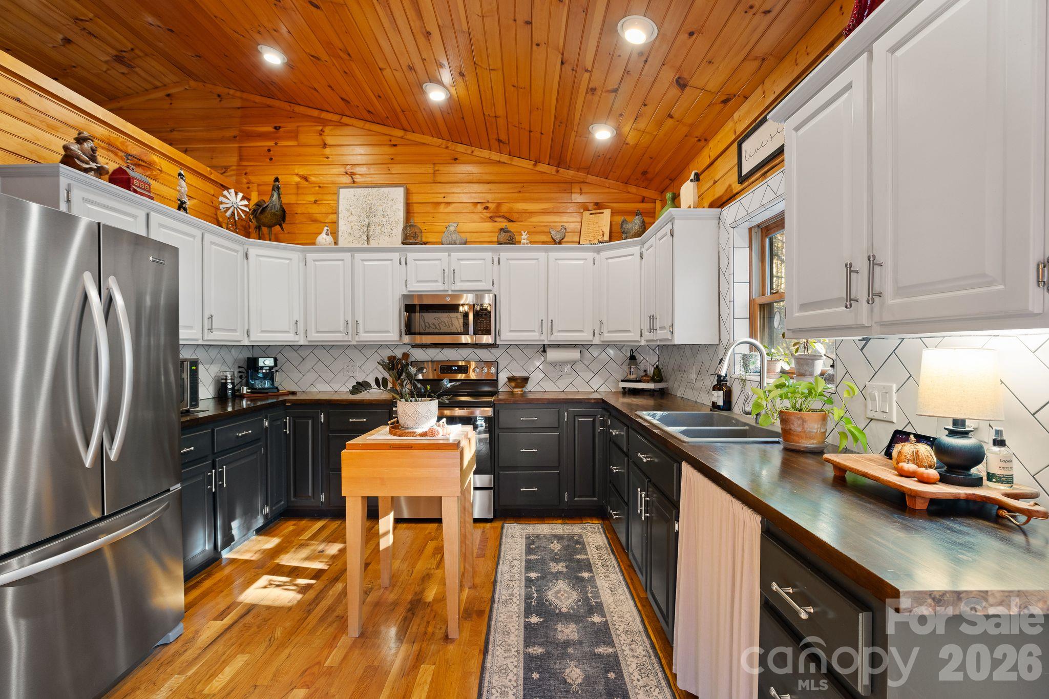 Single Family Residence at 91 Tibi Lane, Waynesville, photo 15 of 48