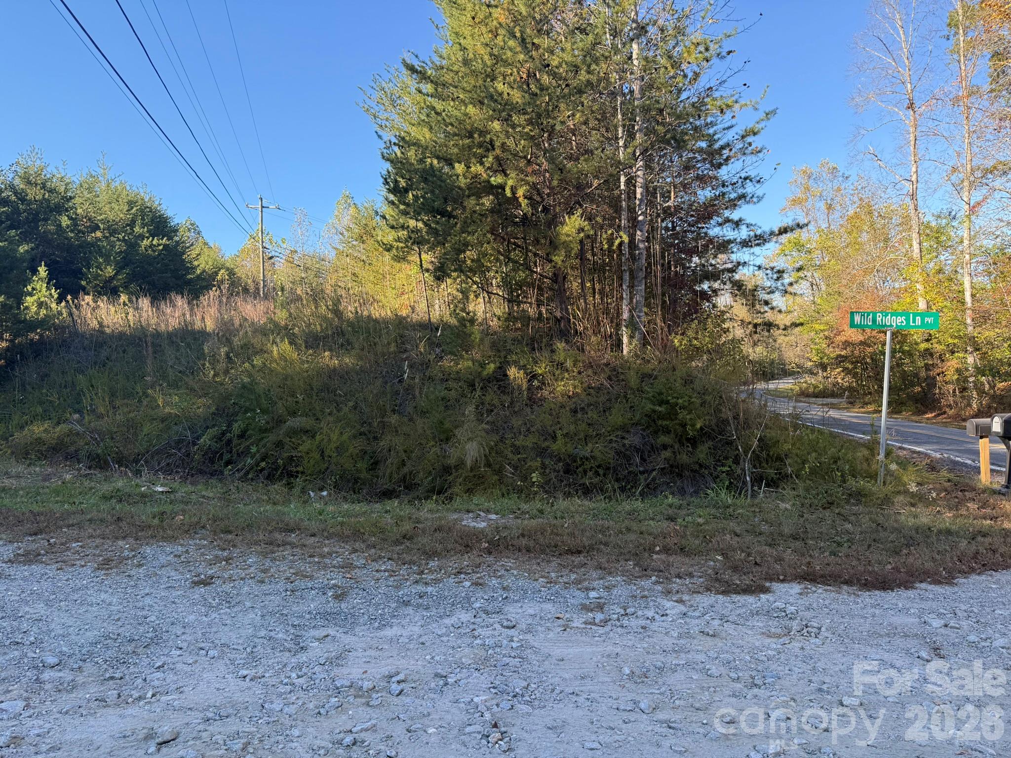 Distance between road and power r/w - V/L Wild Ridges Lane, Marion