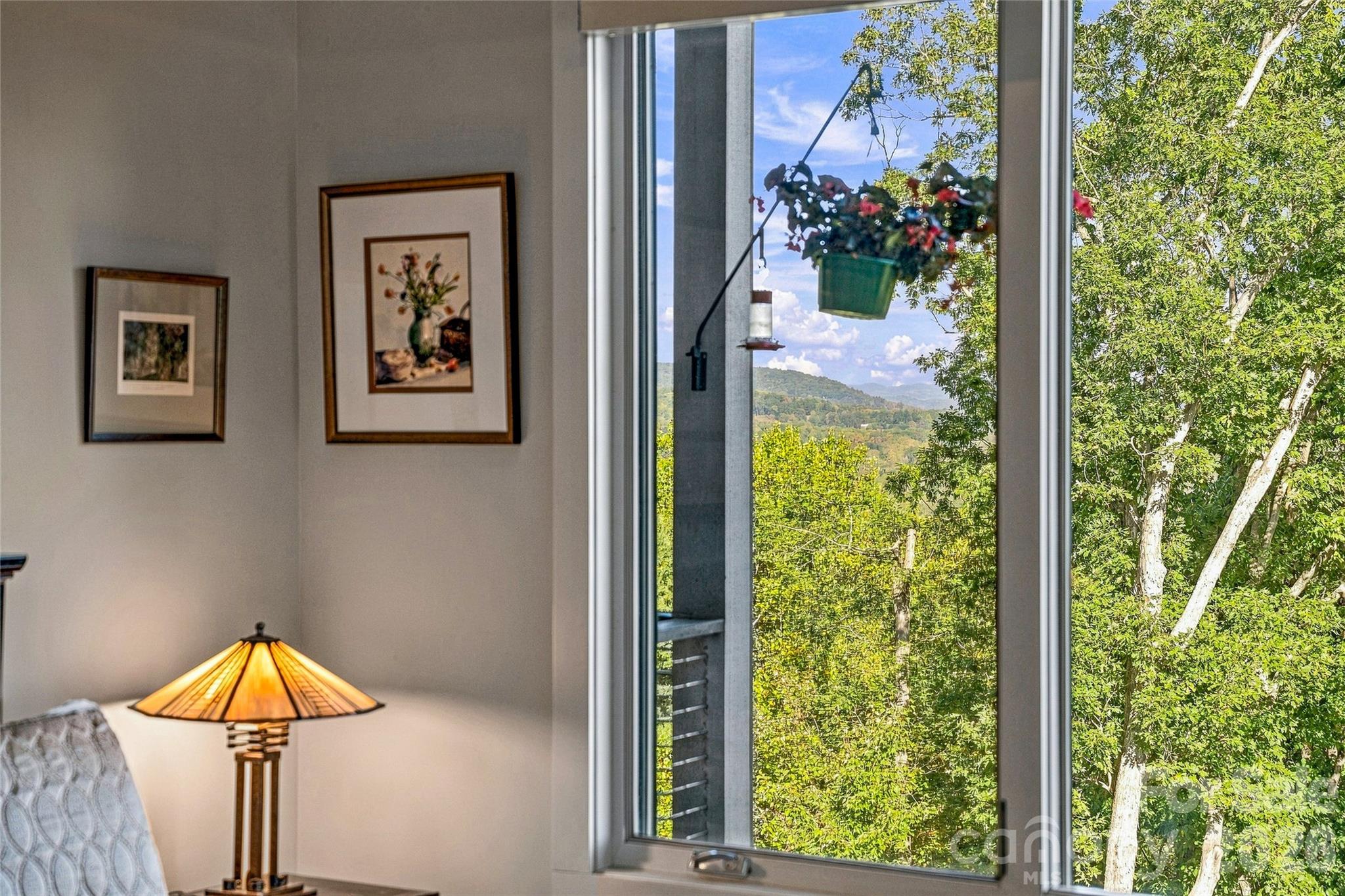 Peaceful Woodland Views - 22 Quartz Trail, Hendersonville