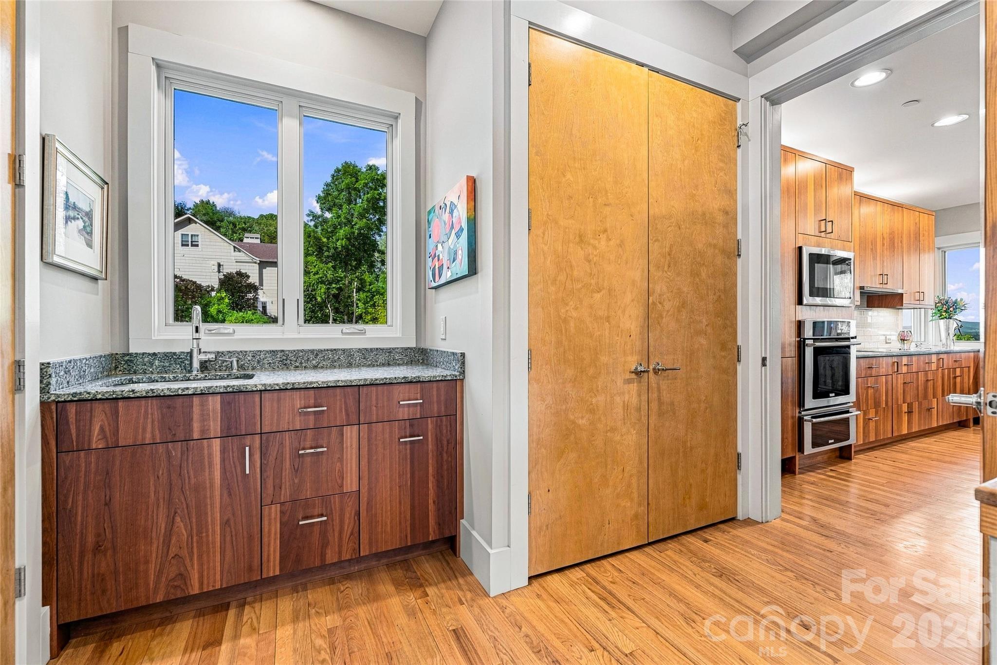 Custom Cabinetry and Thoughtful Design - 22 Quartz Trail, Hendersonville