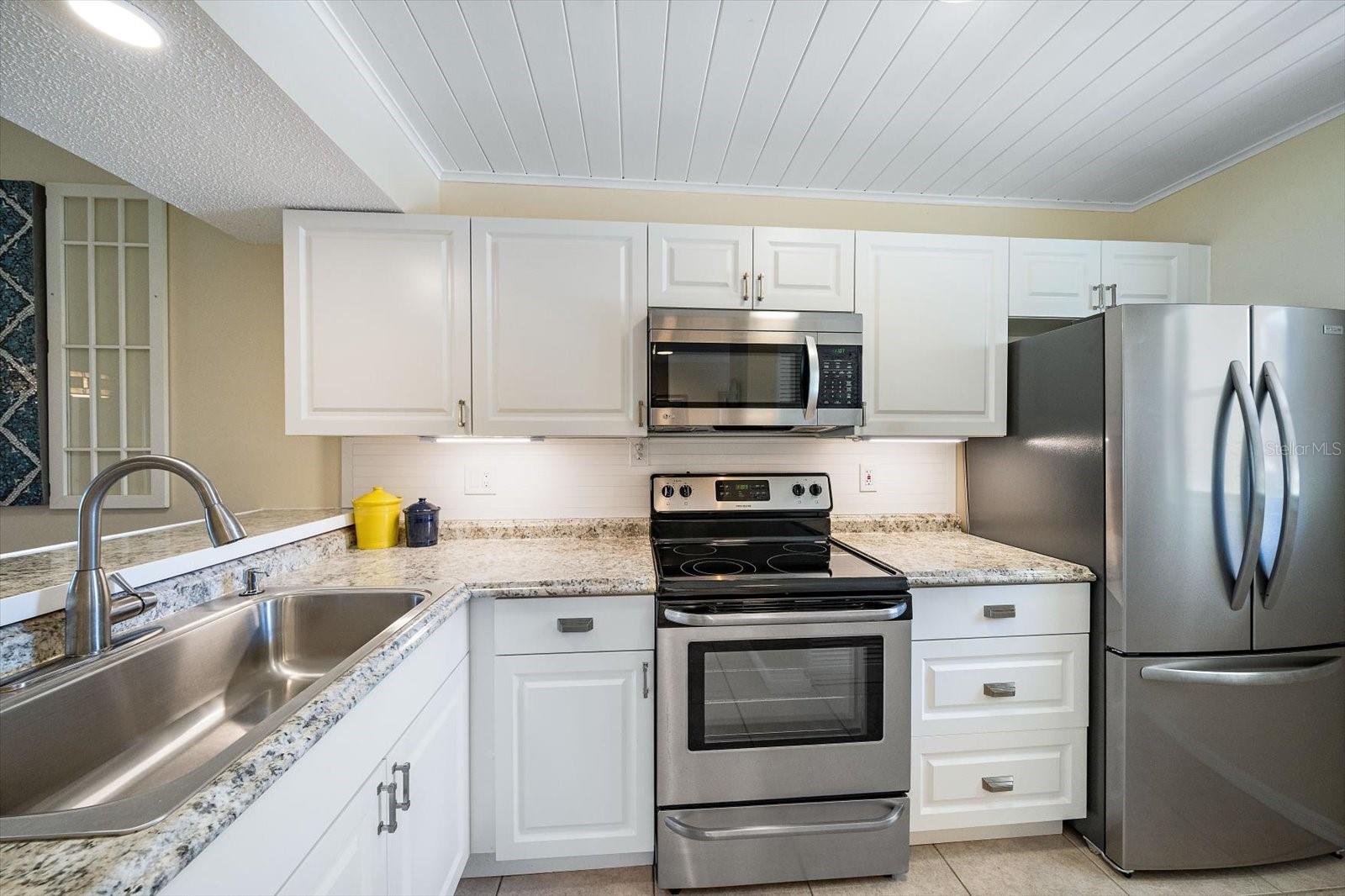 Condominium at 439 CERROMAR LN #410, VENICE, photo 4 of 29