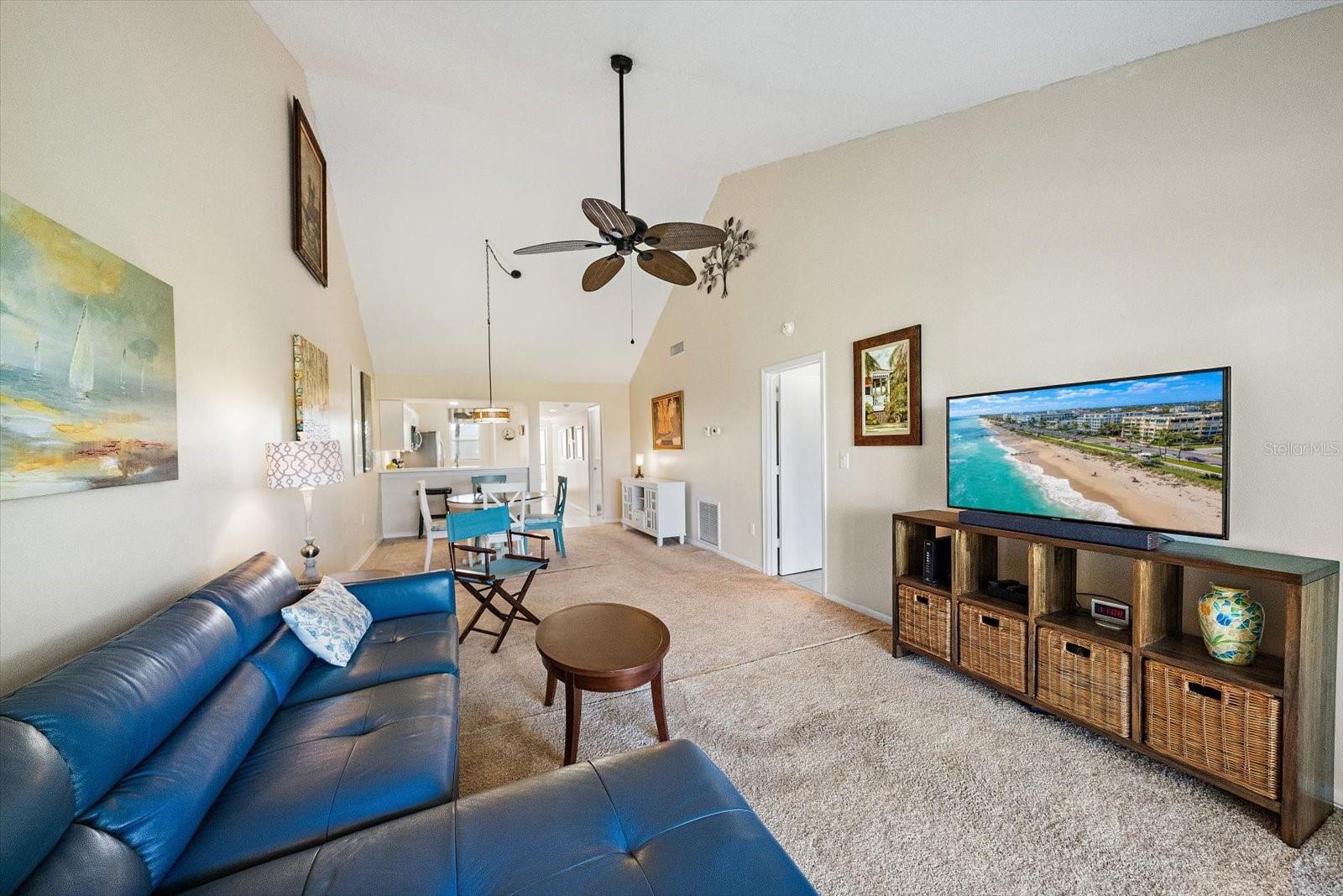 Tile flooring in living room - 439 CERROMAR LN #410, VENICE