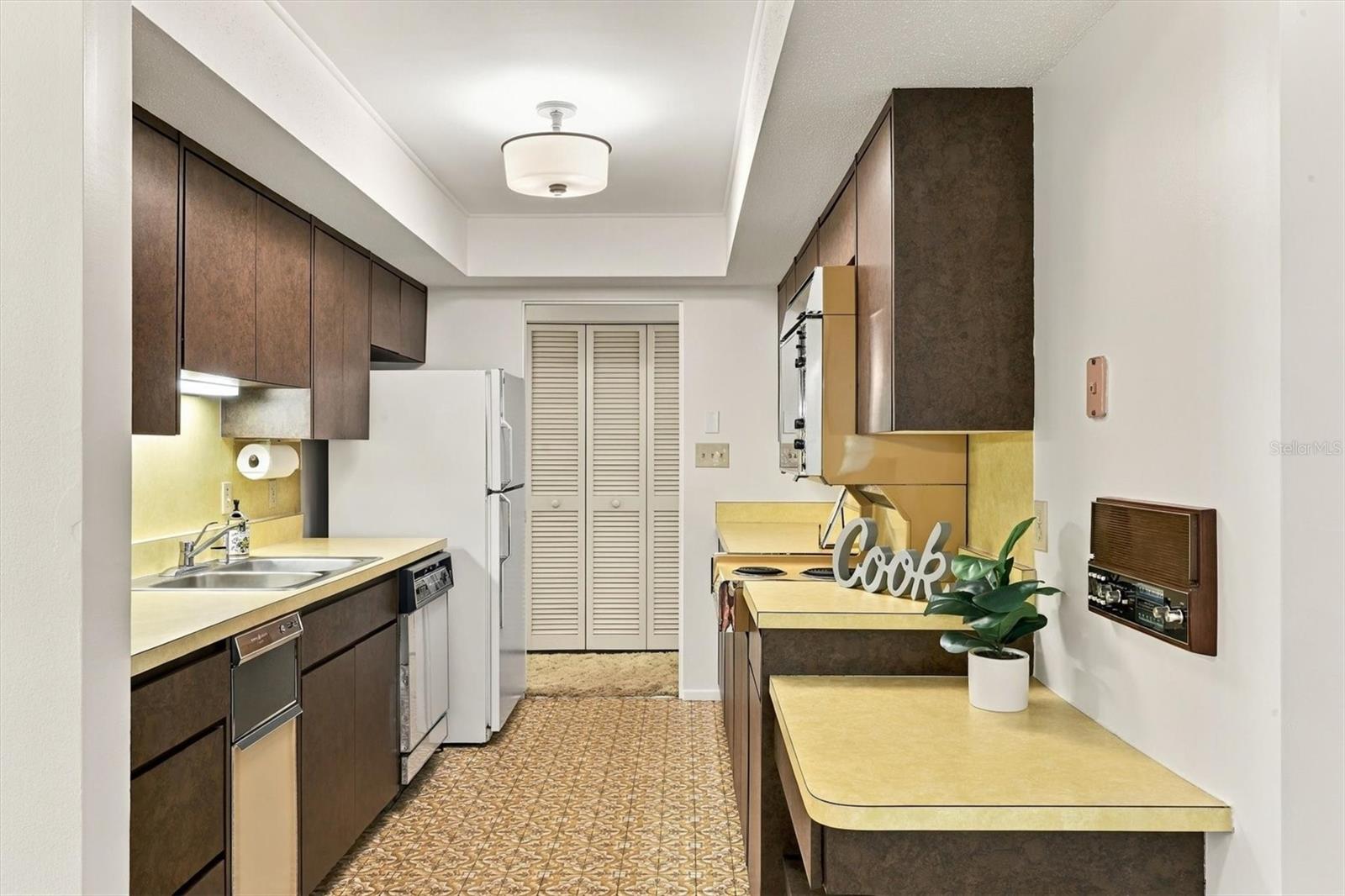 Condominium at 7232 LAS CASAS DR #7232, SARASOTA, photo 16 of 45