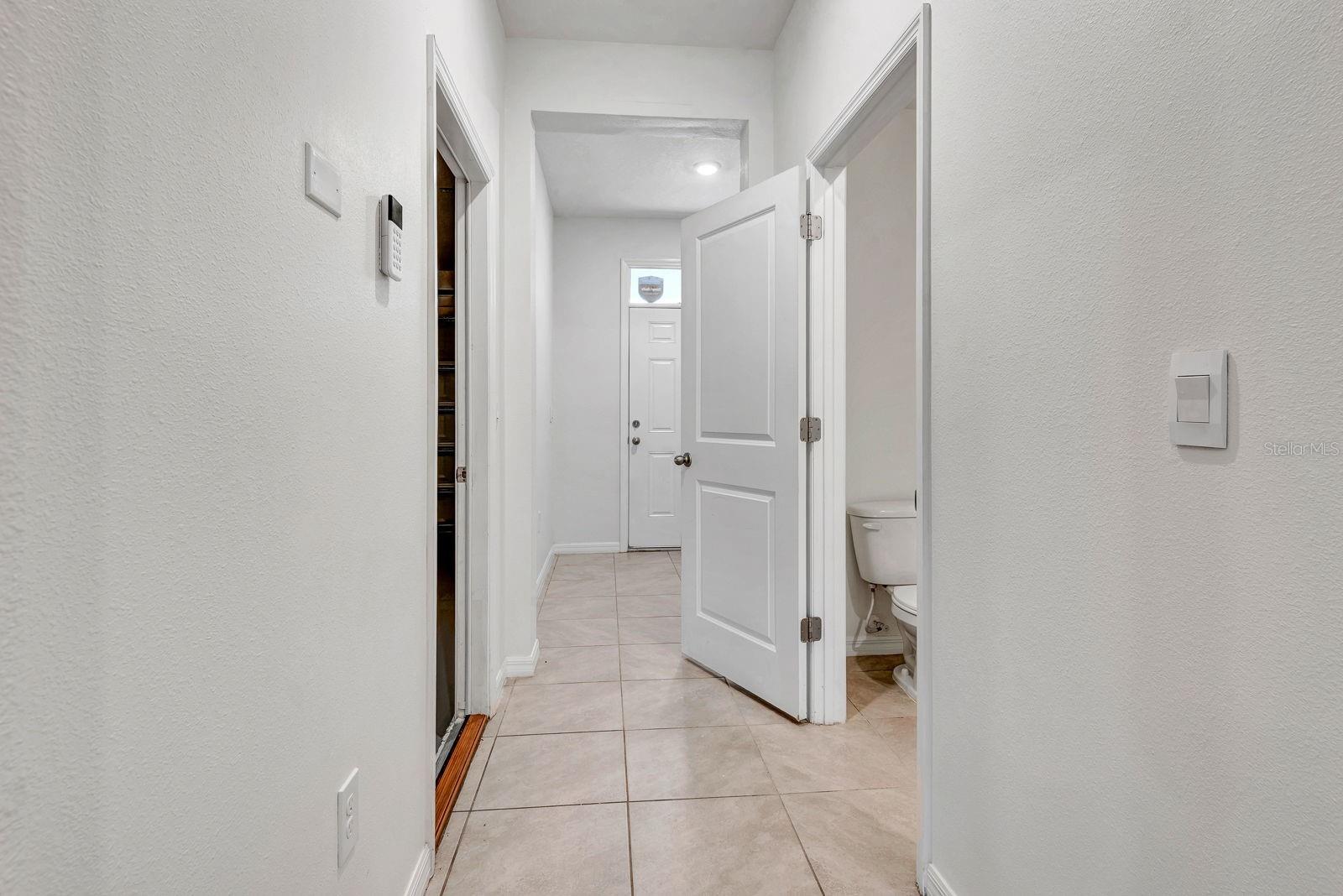 Townhouse at 136 MANGROVE SHADE CIR, APOLLO BEACH, photo 5 of 42