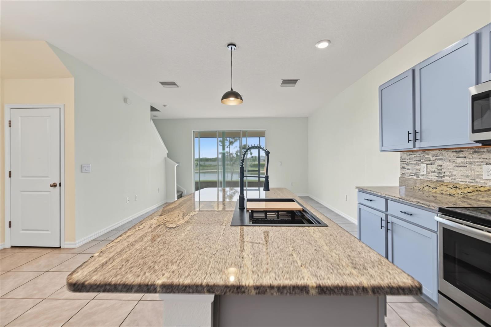 Townhouse at 136 MANGROVE SHADE CIR, APOLLO BEACH, photo 14 of 42