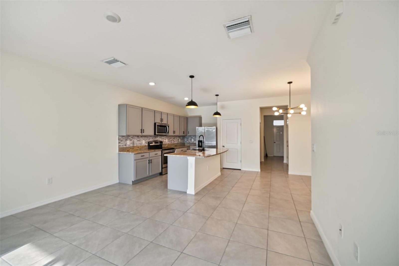 Townhouse at 136 MANGROVE SHADE CIR, APOLLO BEACH, photo 15 of 42