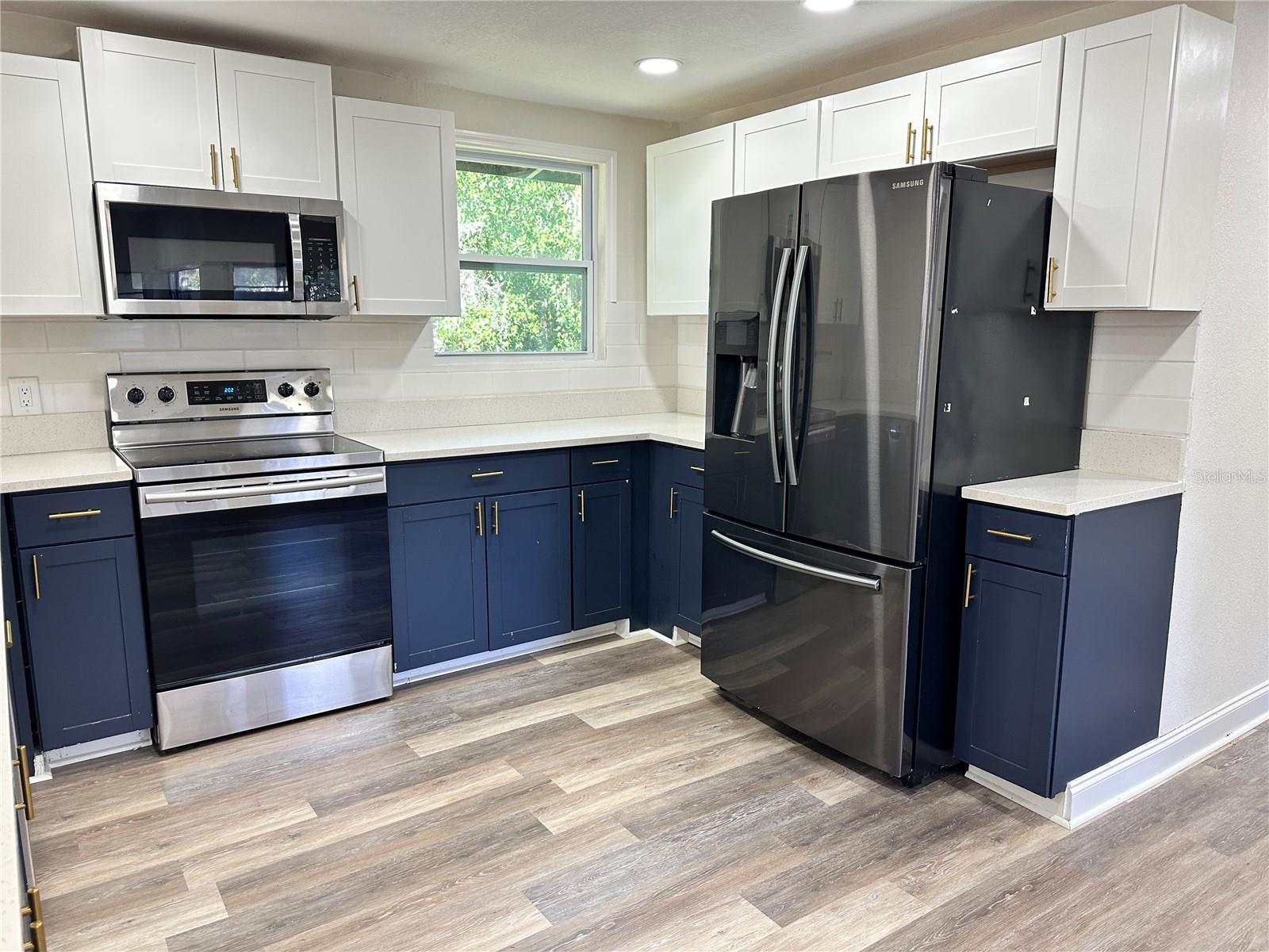 Kitchen - 1208 BONAIRE DR, LEESBURG