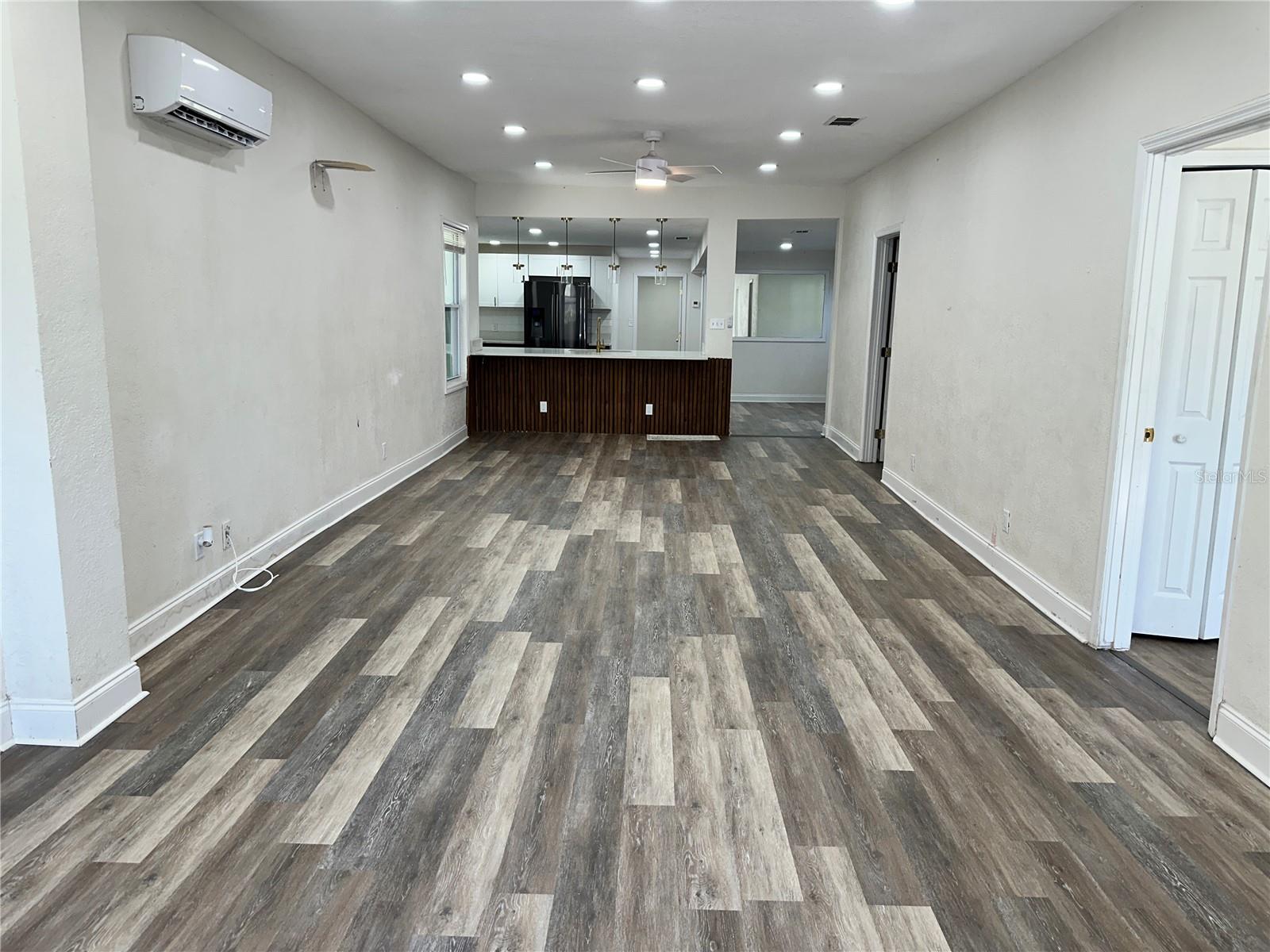 Great Room / Living room - 1208 BONAIRE DR, LEESBURG