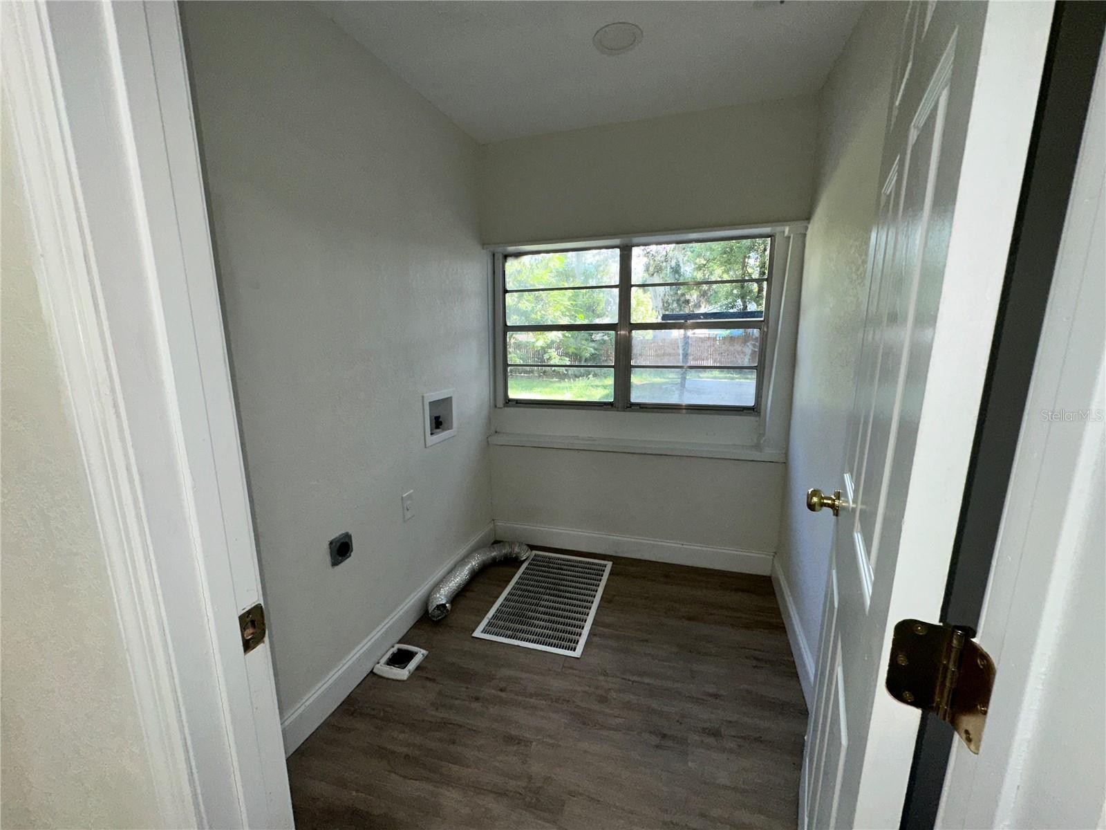 Laundry Room - 1208 BONAIRE DR, LEESBURG